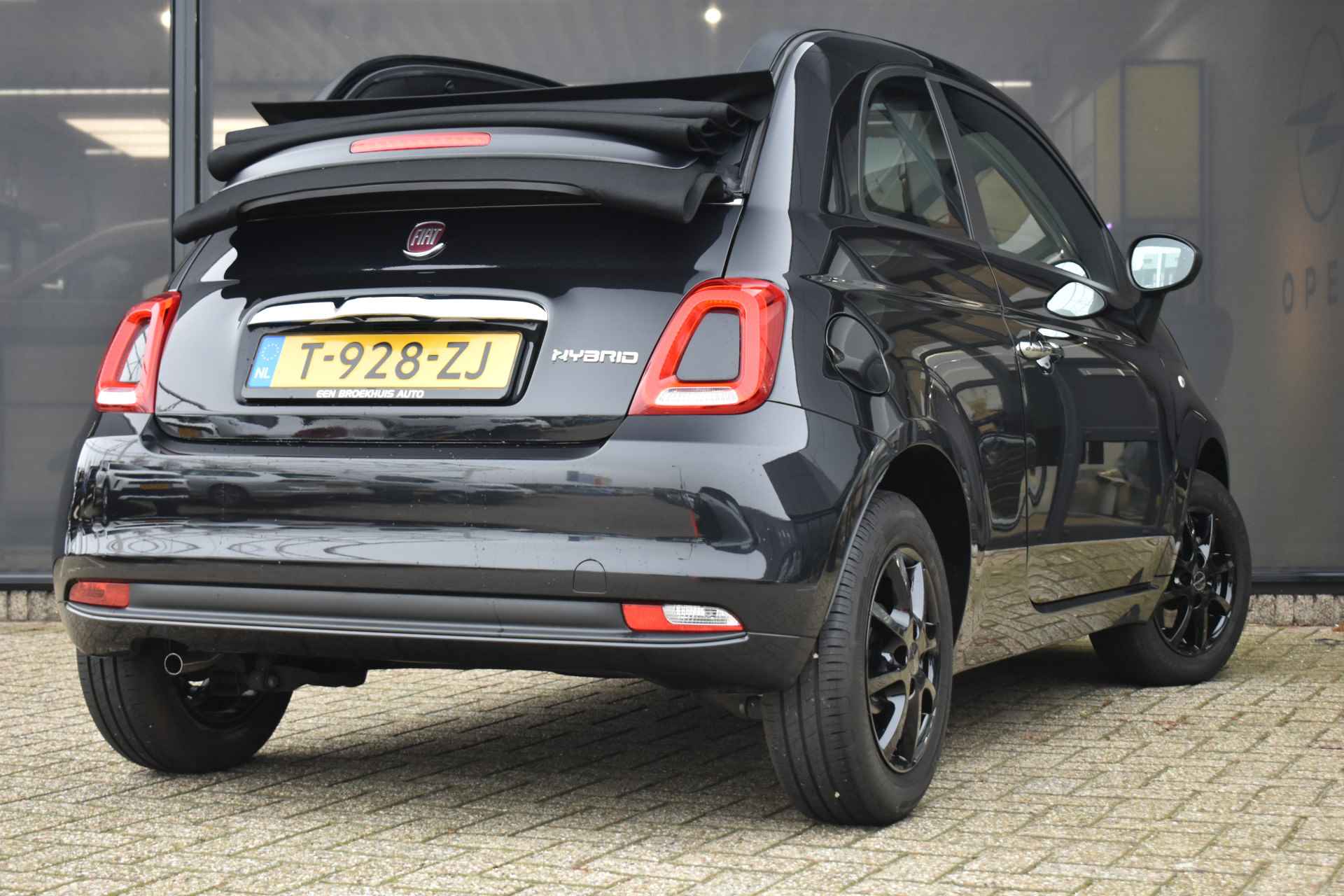 Fiat 500 Cabrio 1.0 Hybrid | Navigatie by App | Nieuwstaat! | Cruise Control | Airco | Apple Carplay | Android Auto | Bluetooth-Telefoonv - 3/42