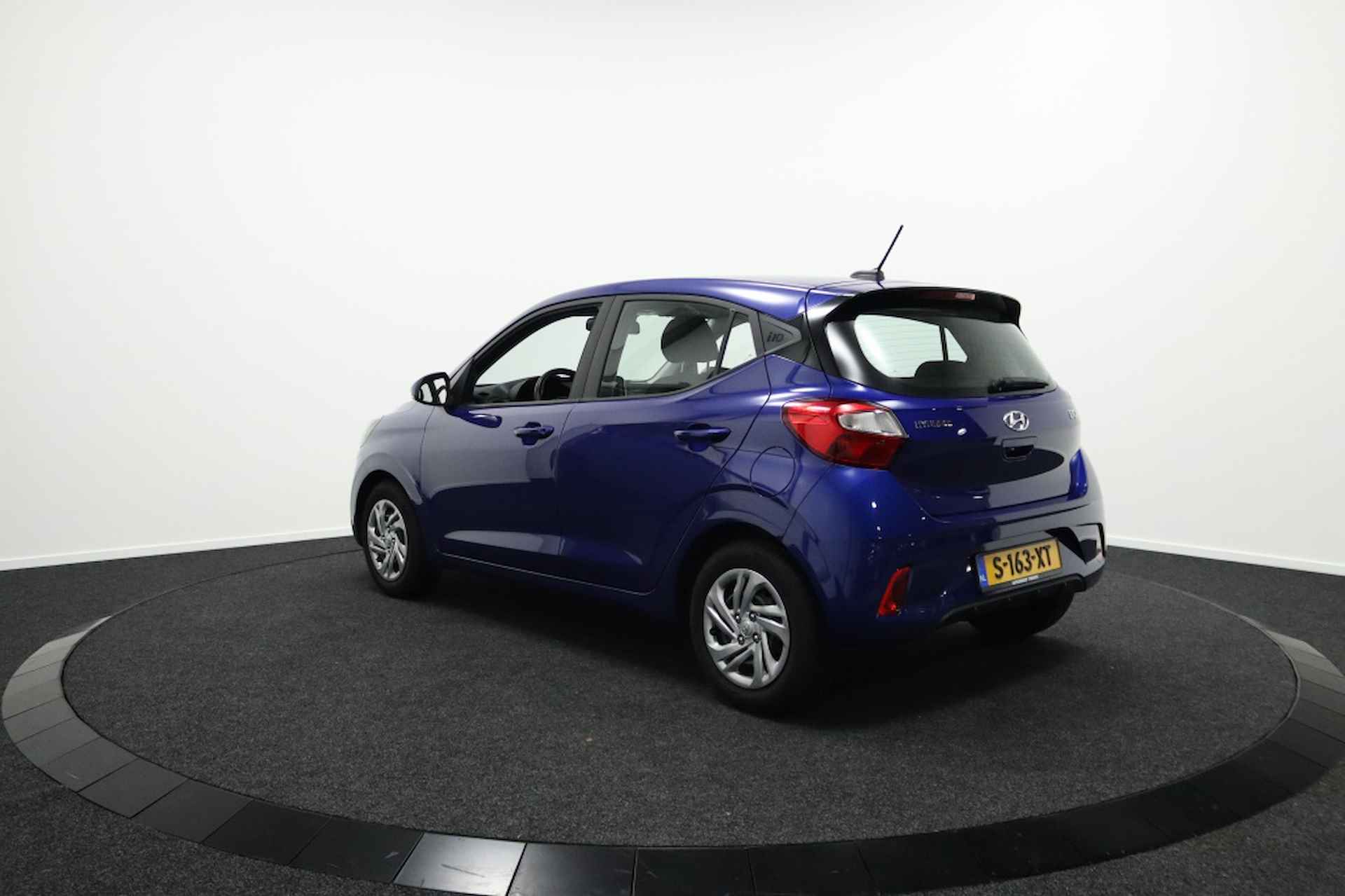 Hyundai i10 1.0 Comfort Smart | Private lease €319 | Navigatie | Camera | Ap - 2/41