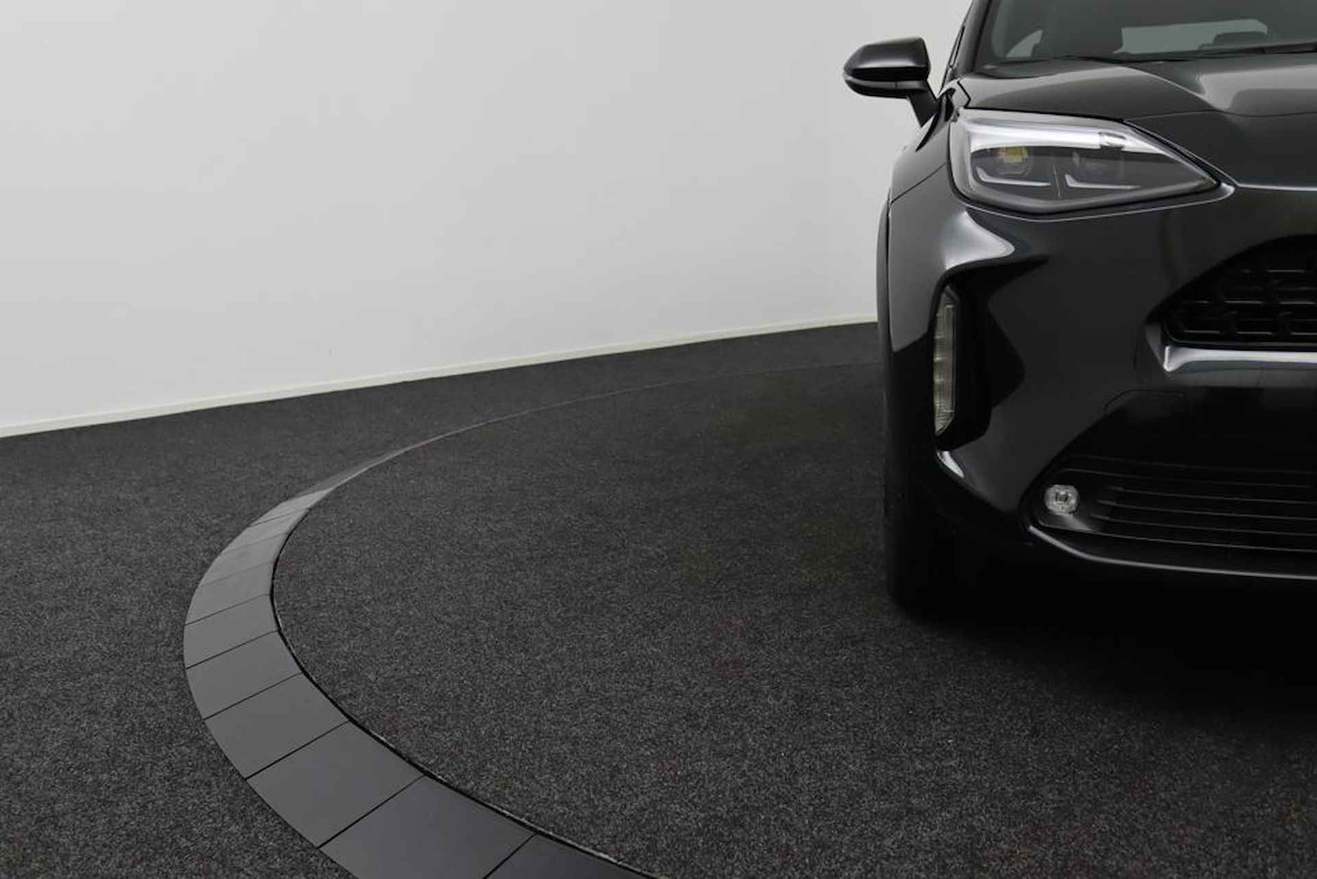 Toyota Yaris Cross 1.5 Hybrid Dynamic | Stoelverwarming | Stuurwielverwarming | Voorruitverwarming | Keyless Entry | Parkeercamera | - 37/45