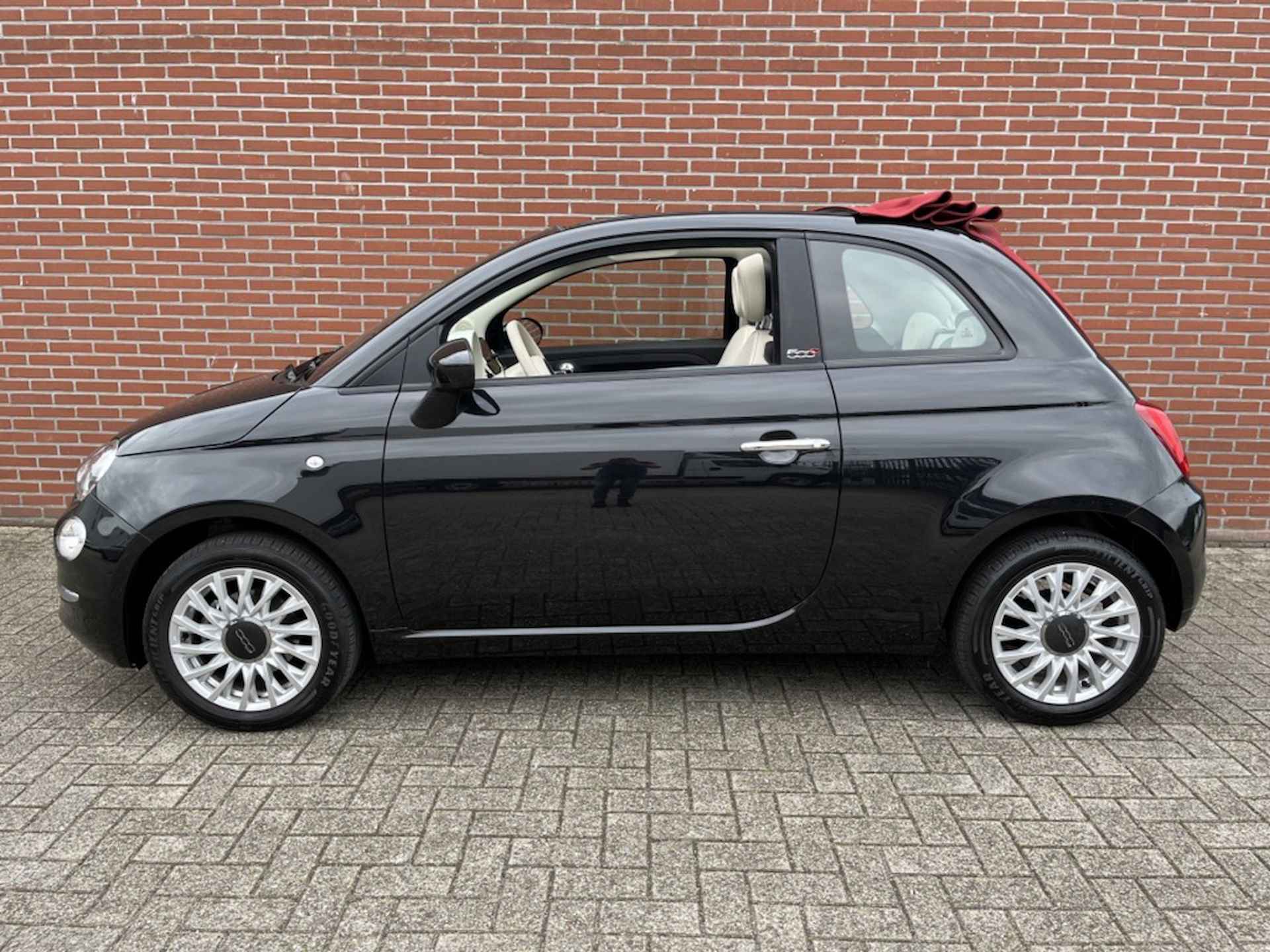 FIAT 500c 1.0 Hybrid Lounge NAVI CARPLAY PDC CRUISE - 3/28