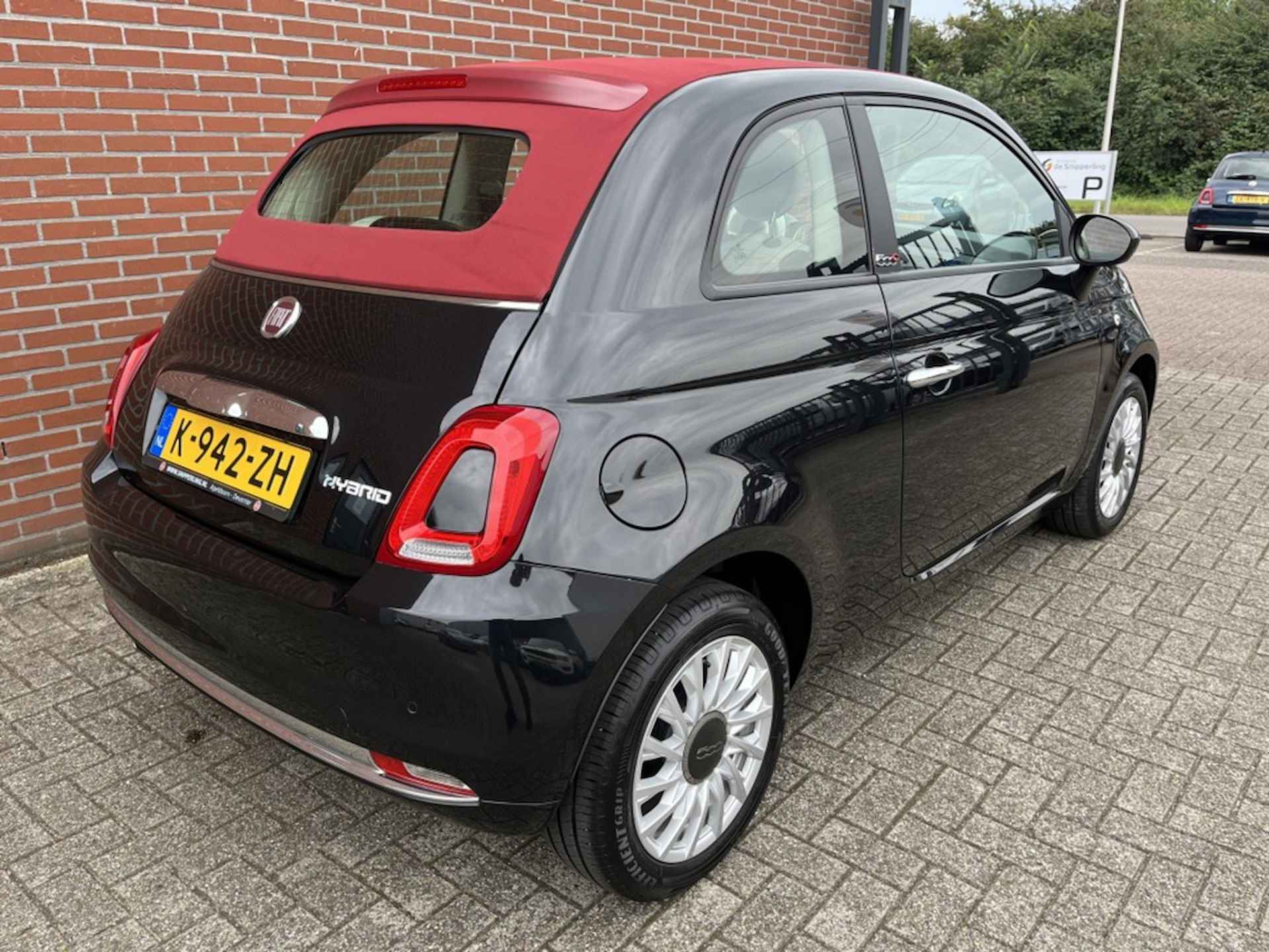 FIAT 500c 1.0 Hybrid Lounge NAVI CARPLAY PDC CRUISE - 26/28