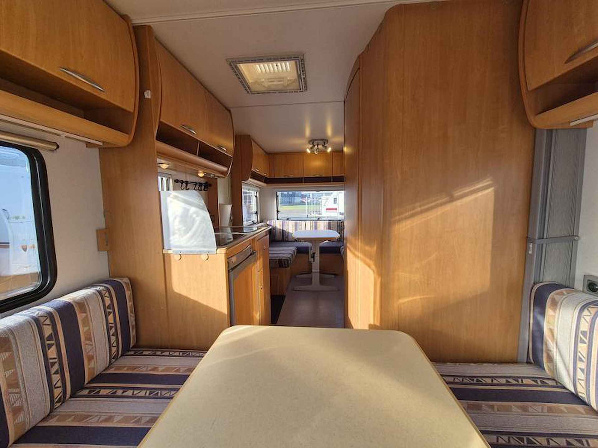 Eifelland Holiday Special 460 TU Ruime Caravan - 18/24