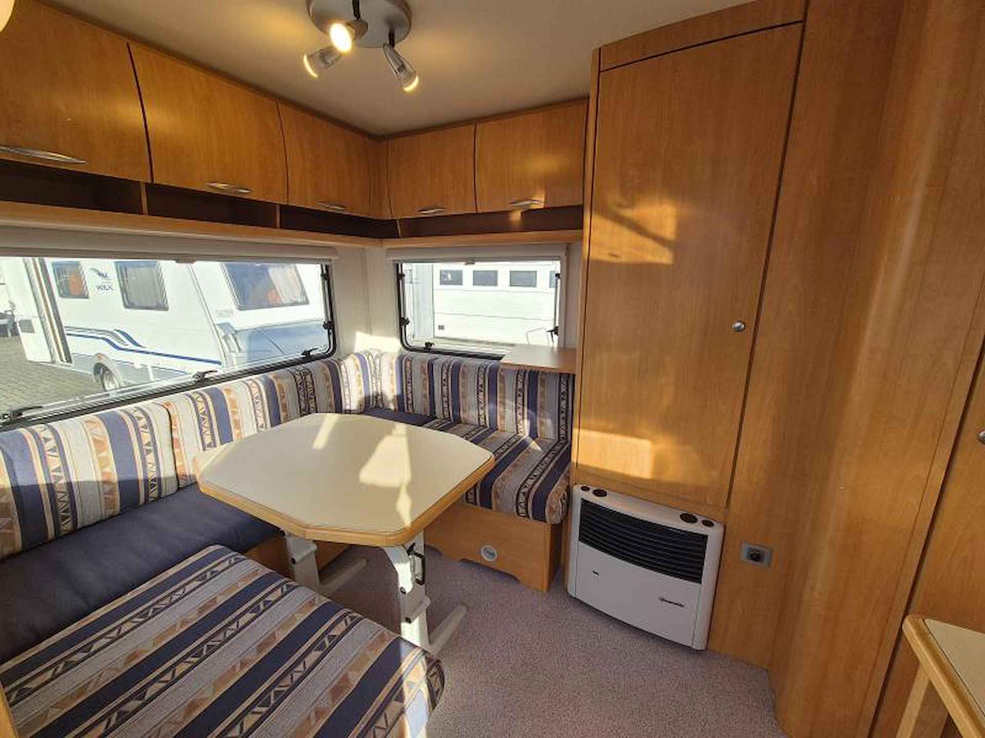 Eifelland Holiday Special 460 TU Ruime Caravan - 23/24