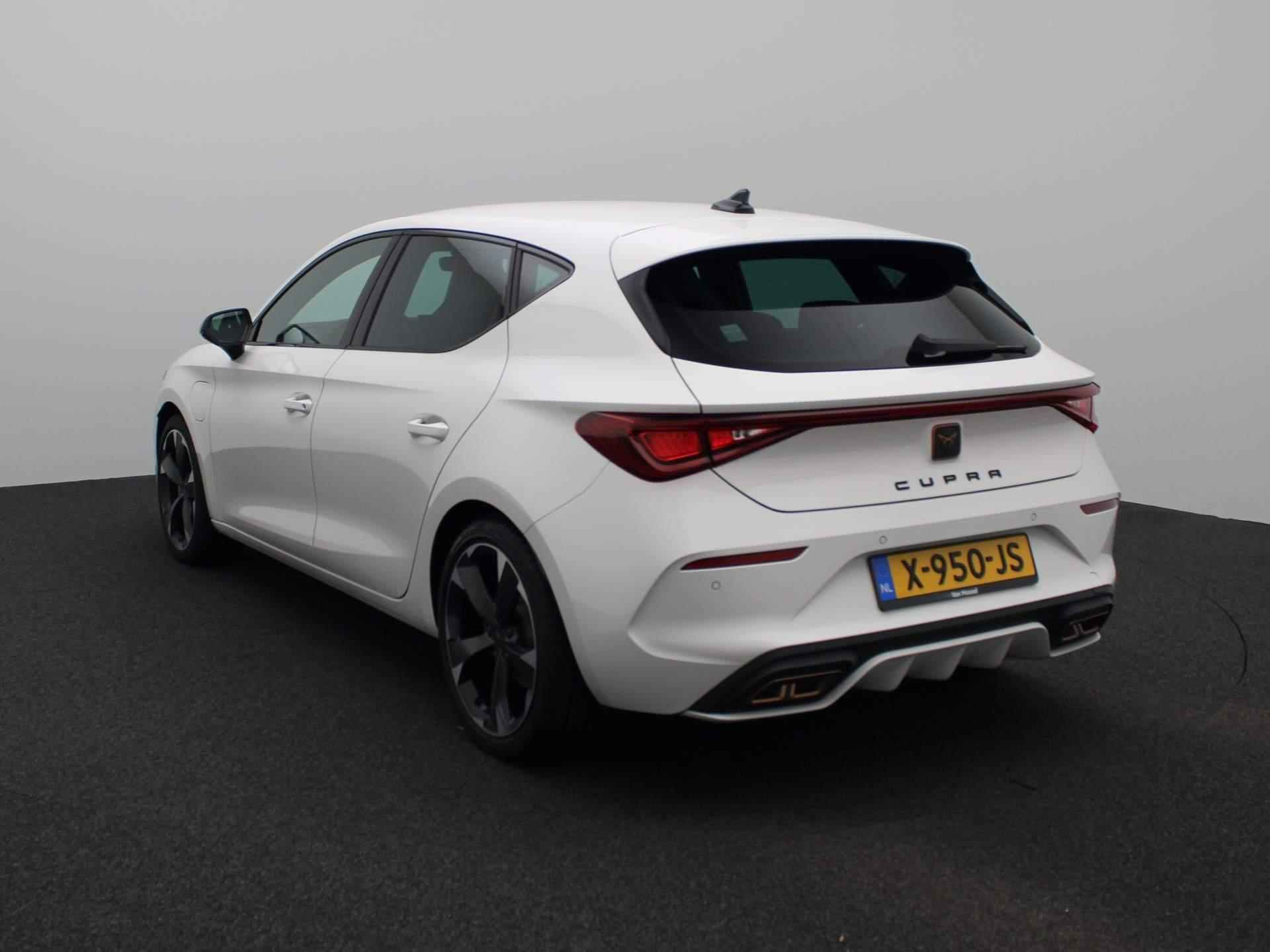 CUPRA Leon 1.4 e-Hybrid Essential | STUURVERWARMING | PARKEERSENSOREN | NAVIGATIE | HALF-LEDER | - 2/42