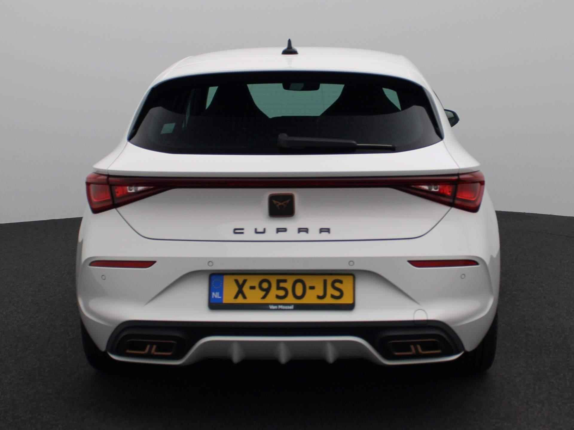 CUPRA Leon 1.4 e-Hybrid Essential | STUURVERWARMING | PARKEERSENSOREN | NAVIGATIE | HALF-LEDER | - 5/42