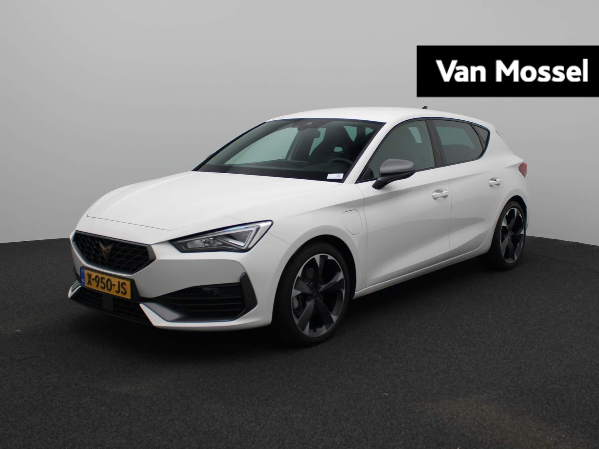 CUPRA Leon 1.4 e-Hybrid Essential | STUURVERWARMING | PARKEERSENSOREN | NAVIGATIE | HALF-LEDER |