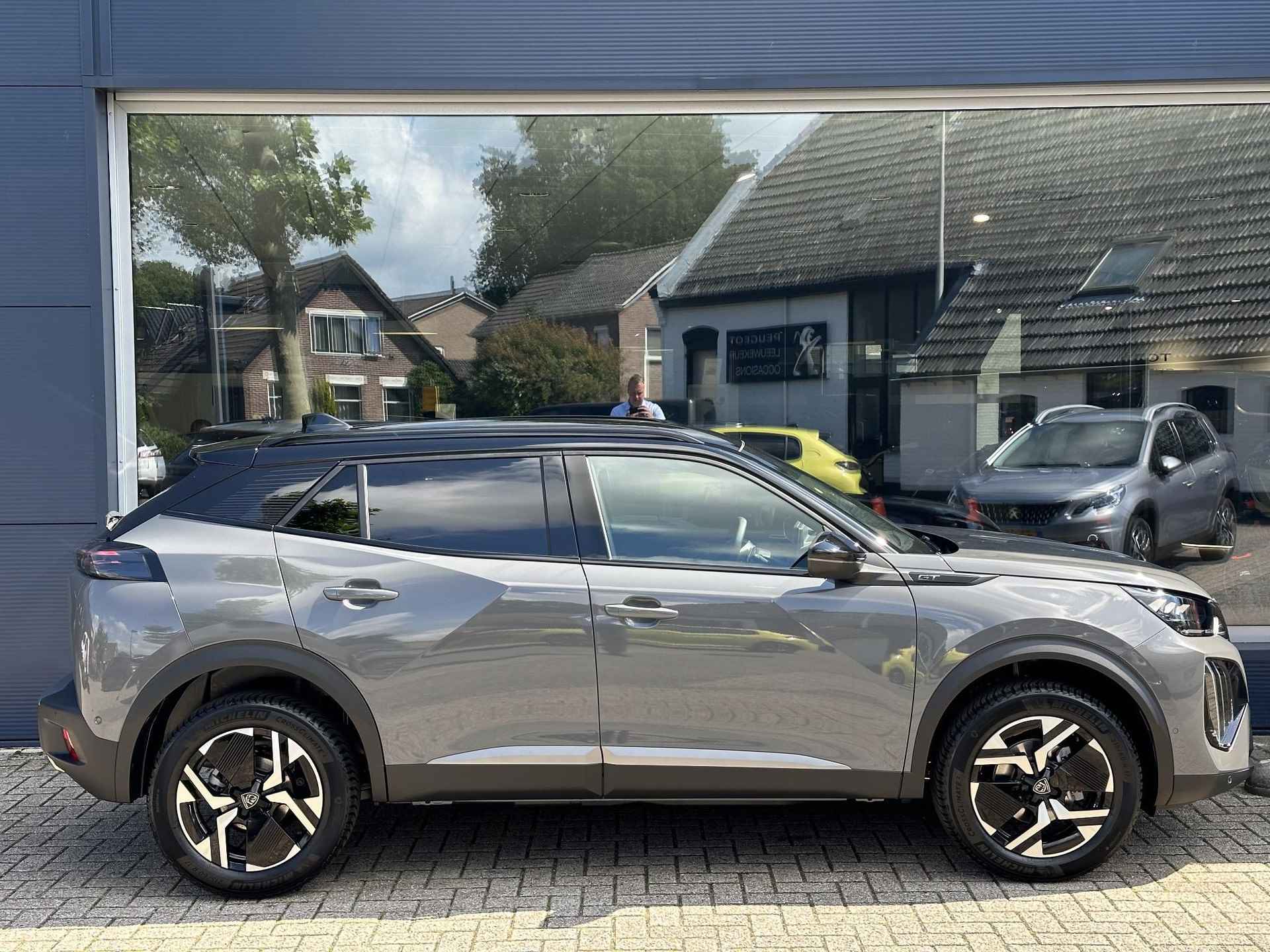 Peugeot 2008 1.2 Turbo 130 PK GT Automaat | Alcantara Bekleding | Stoelverwarming & Massage | Navigatie | 360 Graden Camera | Keyless Entry | Full LED Verlichting | Zwart Dak | - 7/58