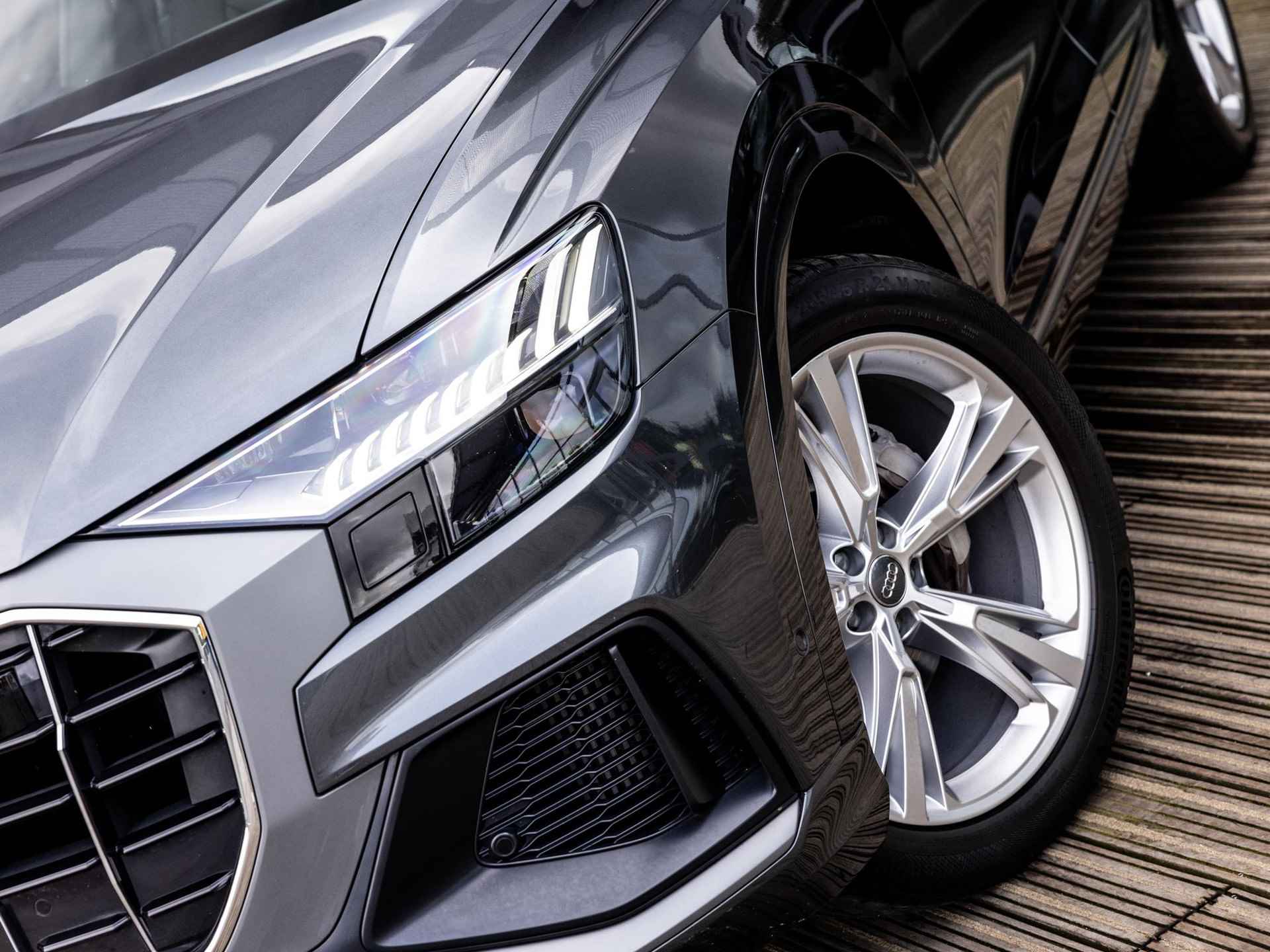 Audi Q8 55 TFSI quattro Pro Line S NEDERLANDSE AUTO EN 1E EIGENAAR | BTW | PANORAMADAK | HEAD UP DISPLAY | STOELVERWARMING/VENTILATIE | TREKHAAK | ADAPTIVE CRUISECONTROL | 360CAMERA | LUCHTVERING - 8/48