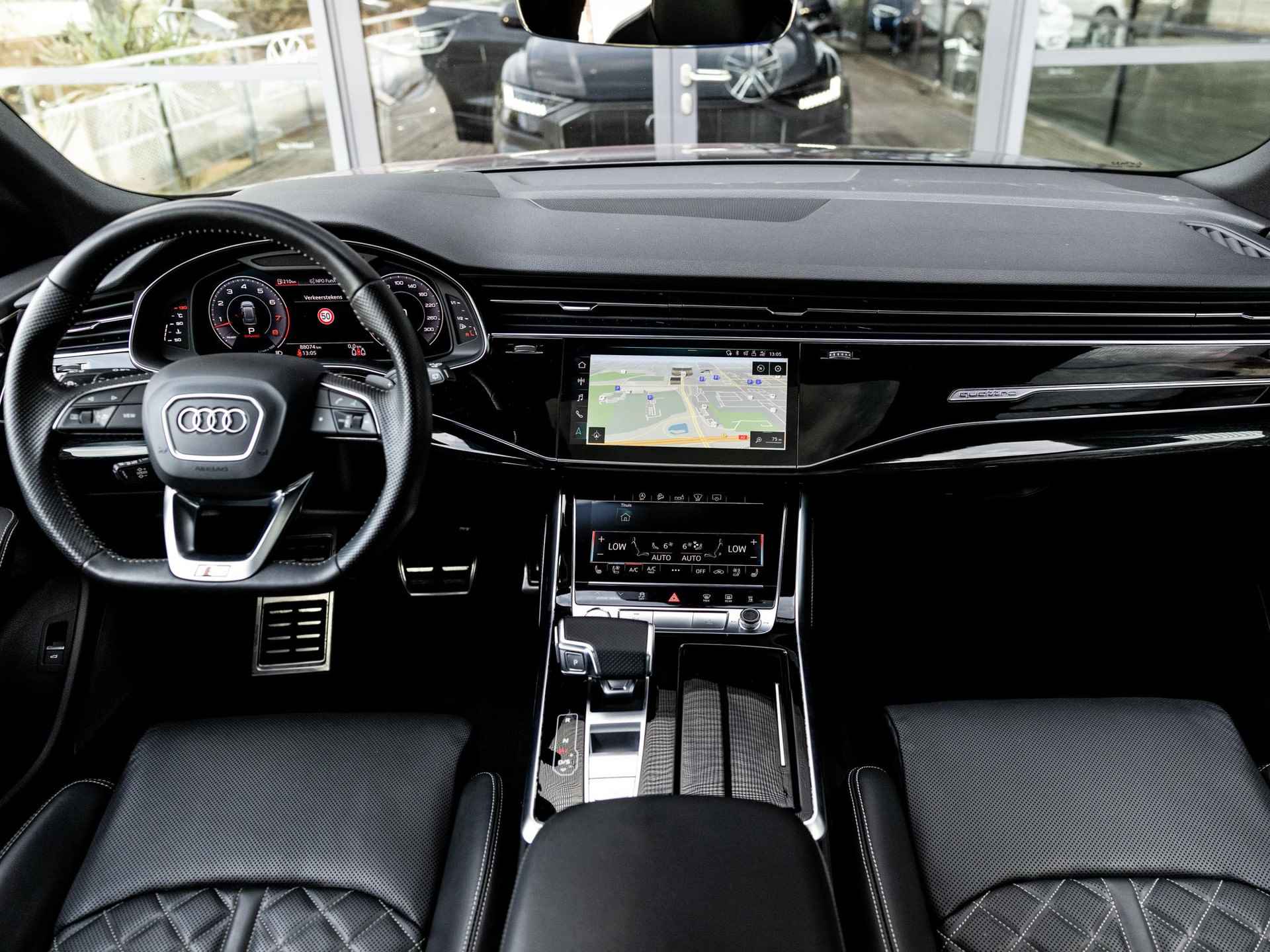 Audi Q8 55 TFSI quattro Pro Line S NEDERLANDSE AUTO EN 1E EIGENAAR | BTW | PANORAMADAK | HEAD UP DISPLAY | STOELVERWARMING/VENTILATIE | TREKHAAK | ADAPTIVE CRUISECONTROL | 360CAMERA | LUCHTVERING - 12/48