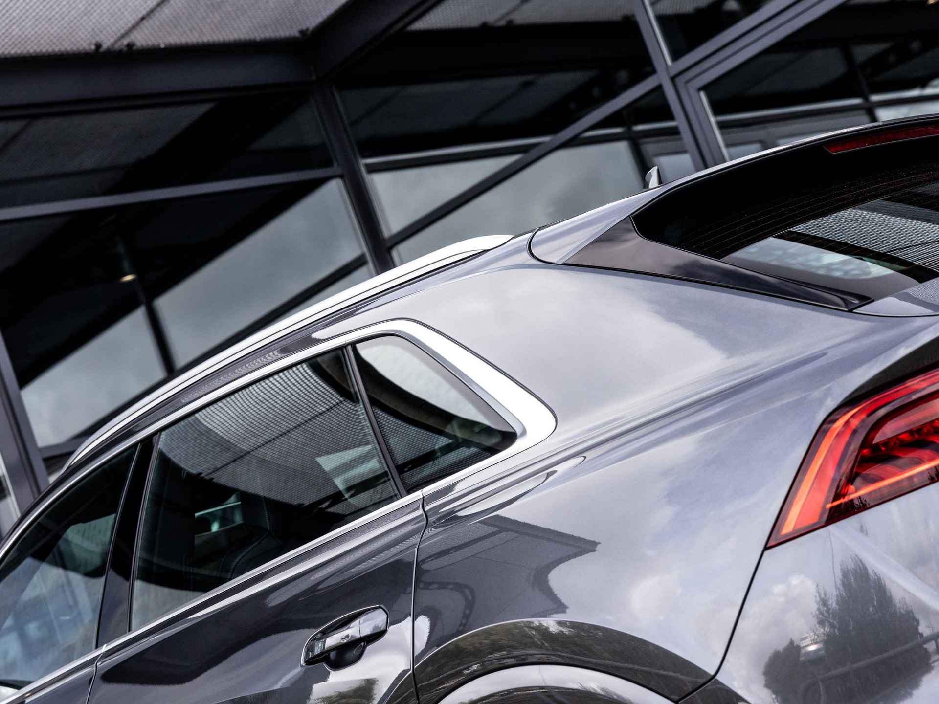 Audi Q8 55 TFSI quattro Pro Line S NEDERLANDSE AUTO EN 1E EIGENAAR | BTW | PANORAMADAK | HEAD UP DISPLAY | STOELVERWARMING/VENTILATIE | TREKHAAK | ADAPTIVE CRUISECONTROL | 360CAMERA | LUCHTVERING - 23/48