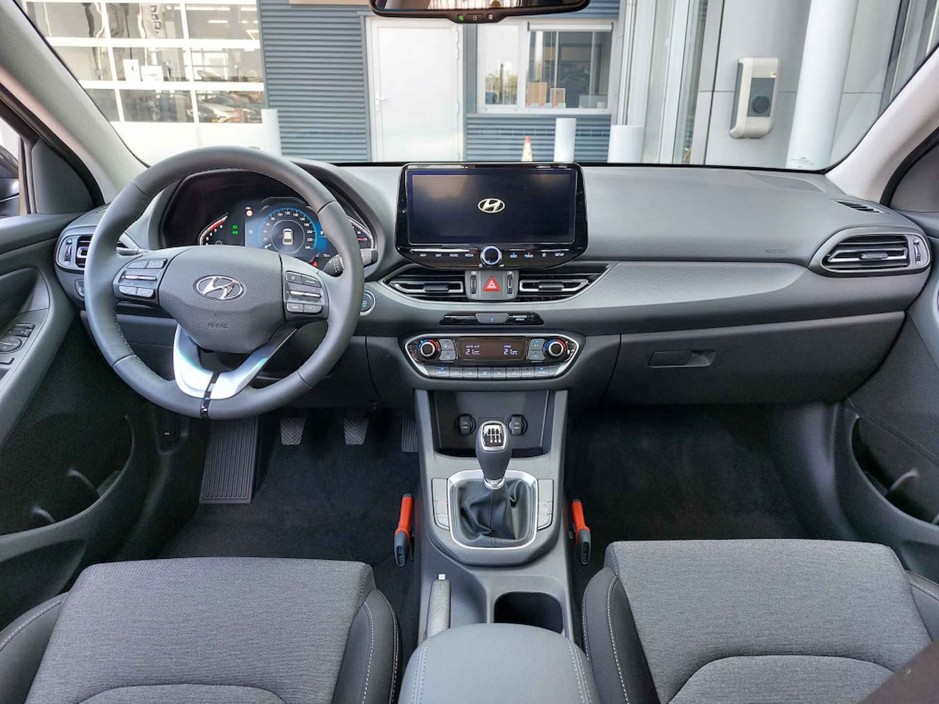 Hyundai i30 1.0 T-GDi MHEV Comfort Smart | VAN €34.030 VOOR €28.040 | Navigatie | Climate control | Camera | PDC Achter | - 11/27