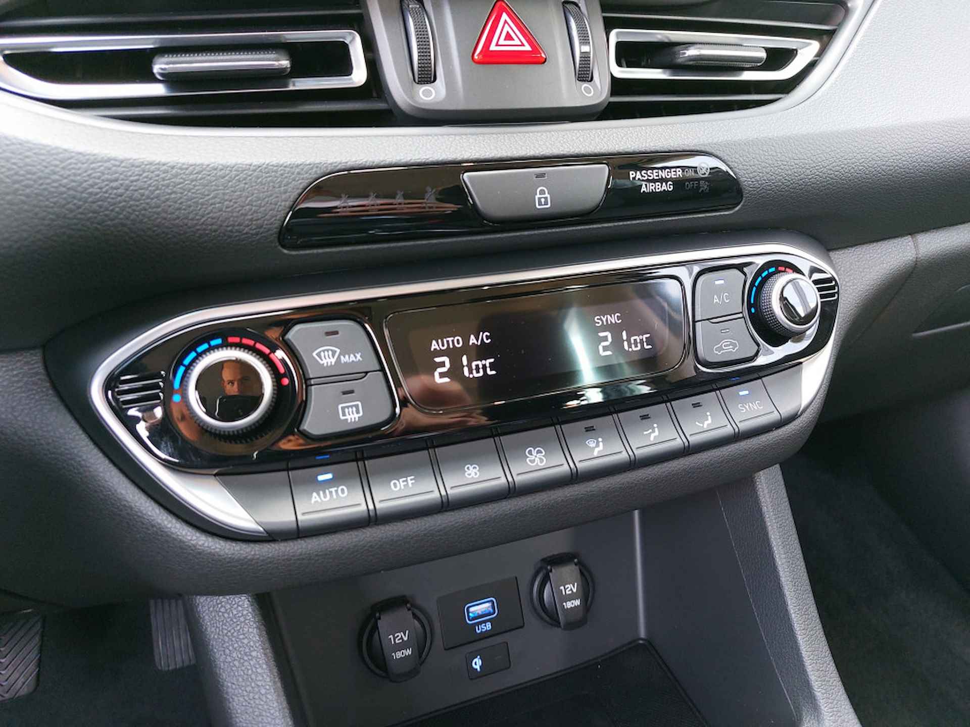 Hyundai i30 1.0 T-GDi MHEV Comfort Smart | VAN €34.030 VOOR €28.040 | Navigatie | Climate control | Camera | PDC Achter | - 15/27