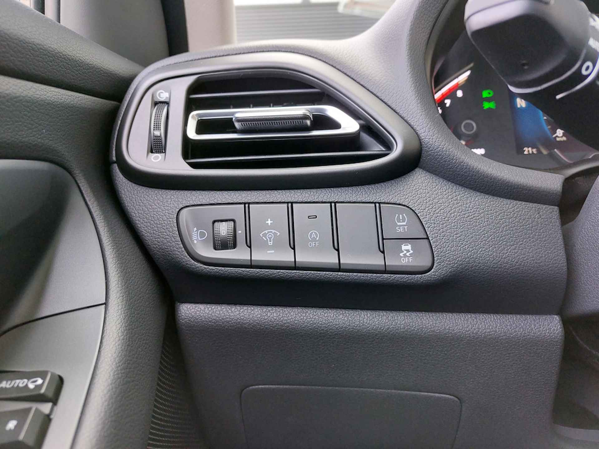 Hyundai i30 1.0 T-GDi MHEV Comfort Smart | VAN €34.030 VOOR €29.030 | Navigatie | Climate control | Camera | PDC Achter | - 19/27