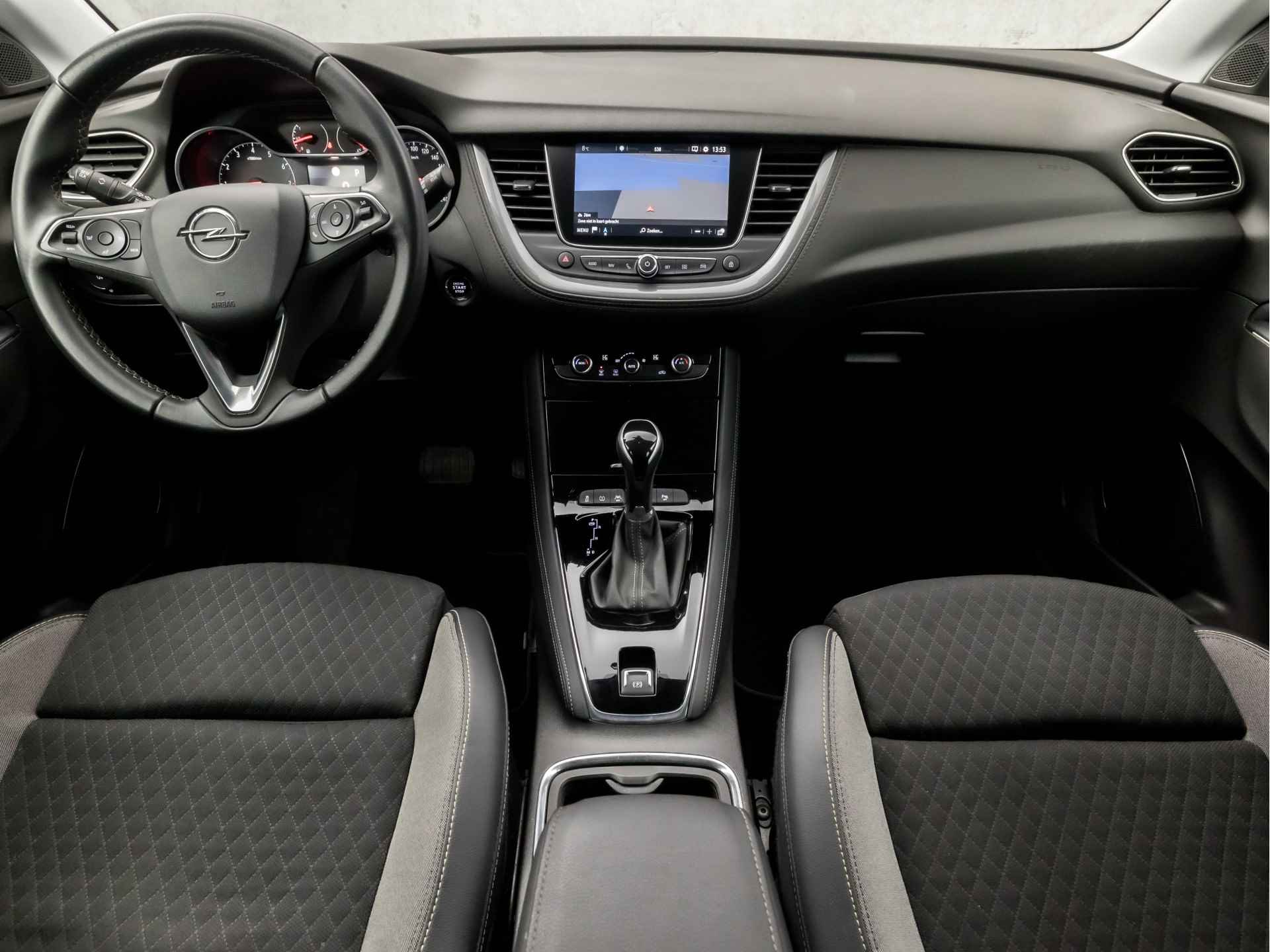 Opel Grandland X 1.2 Turbo Business Executive Automaat (APPLE CARPLAY, GROOT NAVI, CLIMATE, LEDER, GETINT GLAS, SPORTSTOELEN, CRUISE, PARKEERSENSOREN, LANE ASSIST, NIEUWE APK, NIEUWSTAAT) - 6/33