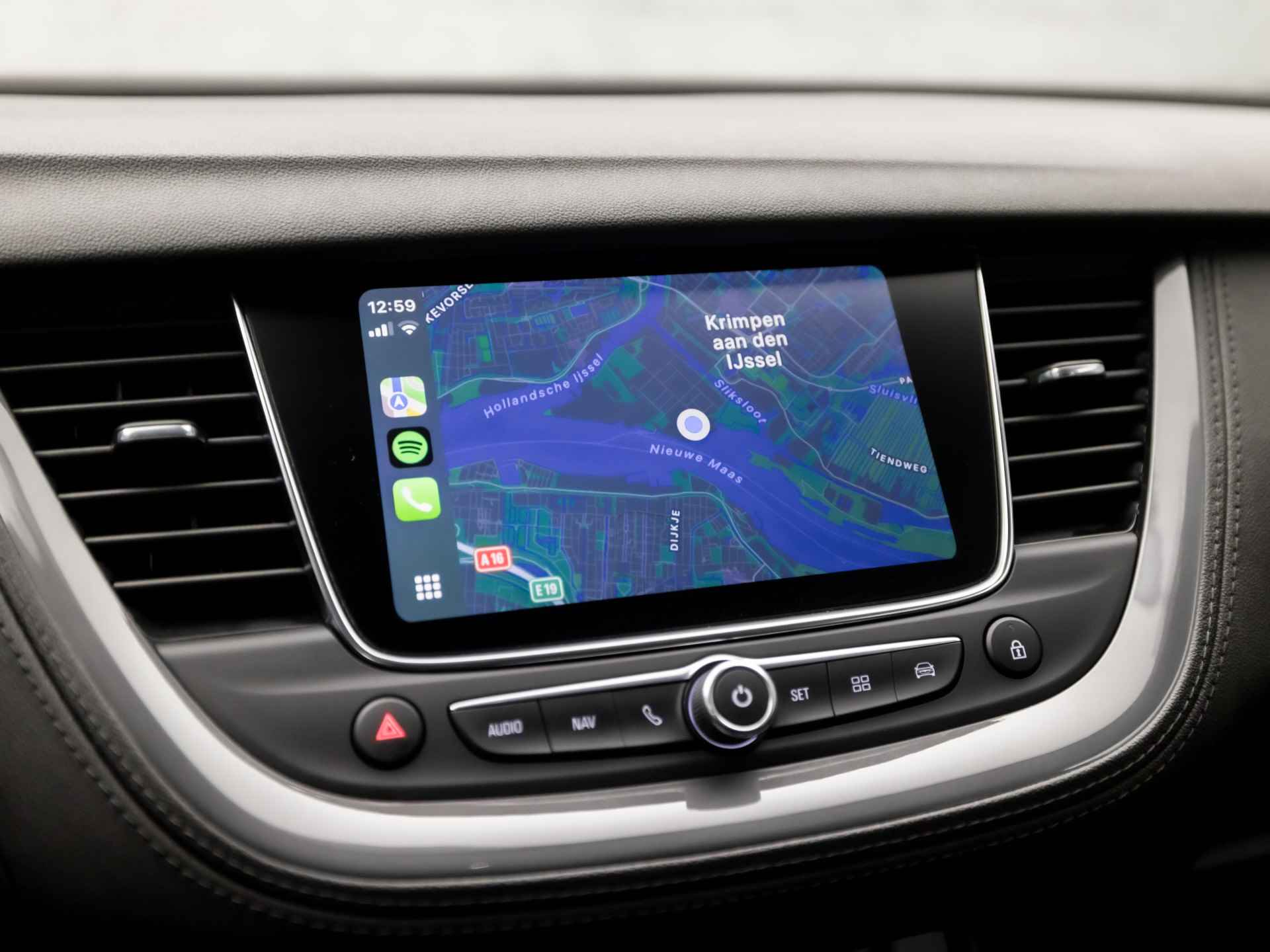 Opel Grandland X 1.2 Turbo Business Executive Automaat (APPLE CARPLAY, GROOT NAVI, CLIMATE, LEDER, GETINT GLAS, SPORTSTOELEN, CRUISE, PARKEERSENSOREN, LANE ASSIST, NIEUWE APK, NIEUWSTAAT) - 17/33