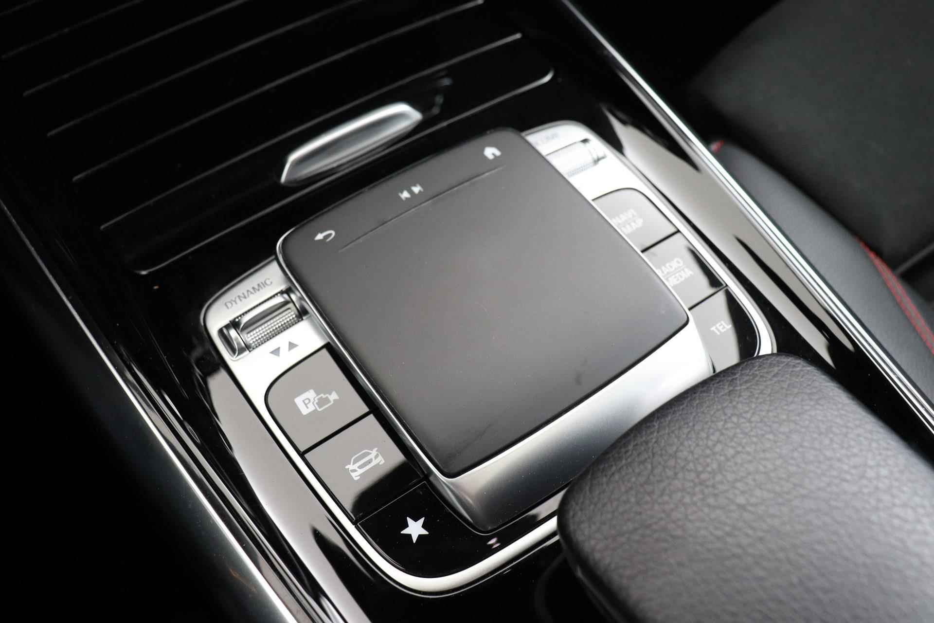 Mercedes-Benz B-klasse 180 Business Solution AMG | Panoramadak | Org NL | Apple CarPlay | Digital Cockpit | - 28/45