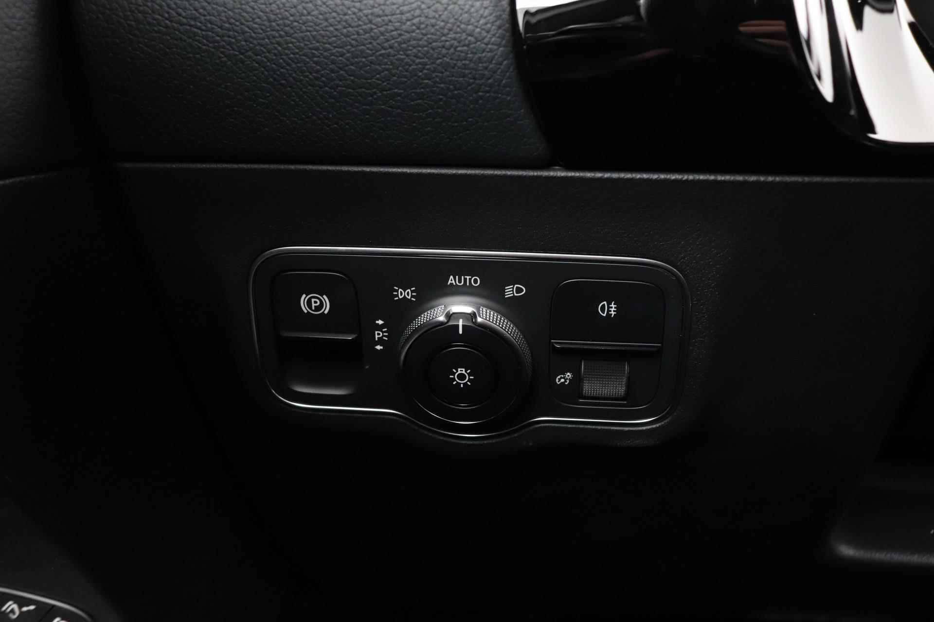 Mercedes-Benz B-klasse 180 Business Solution AMG | Panoramadak | Org NL | Apple CarPlay | Digital Cockpit | - 31/45