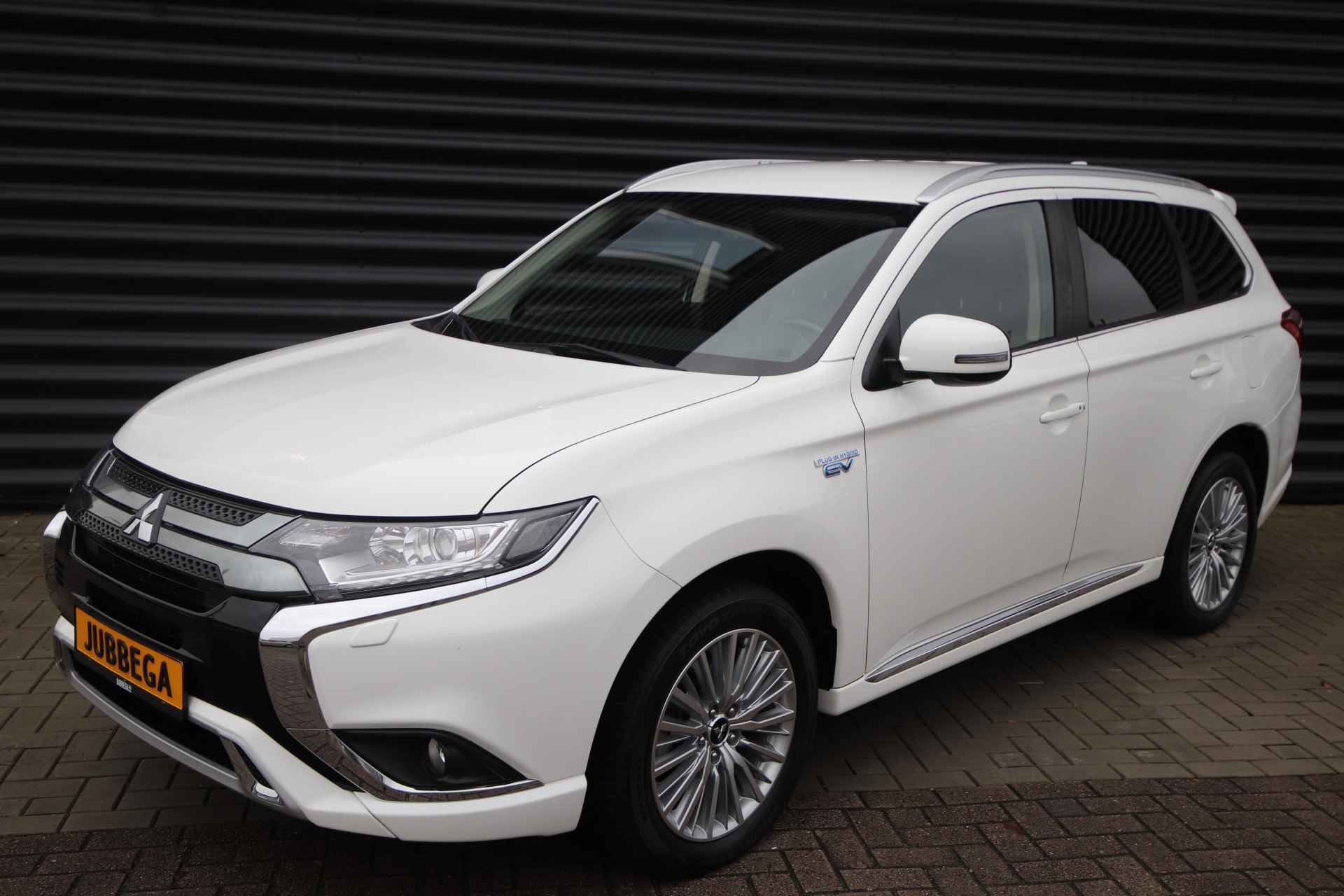 Mitsubishi Outlander 2.4 PHEV Intense LED, - 33/69