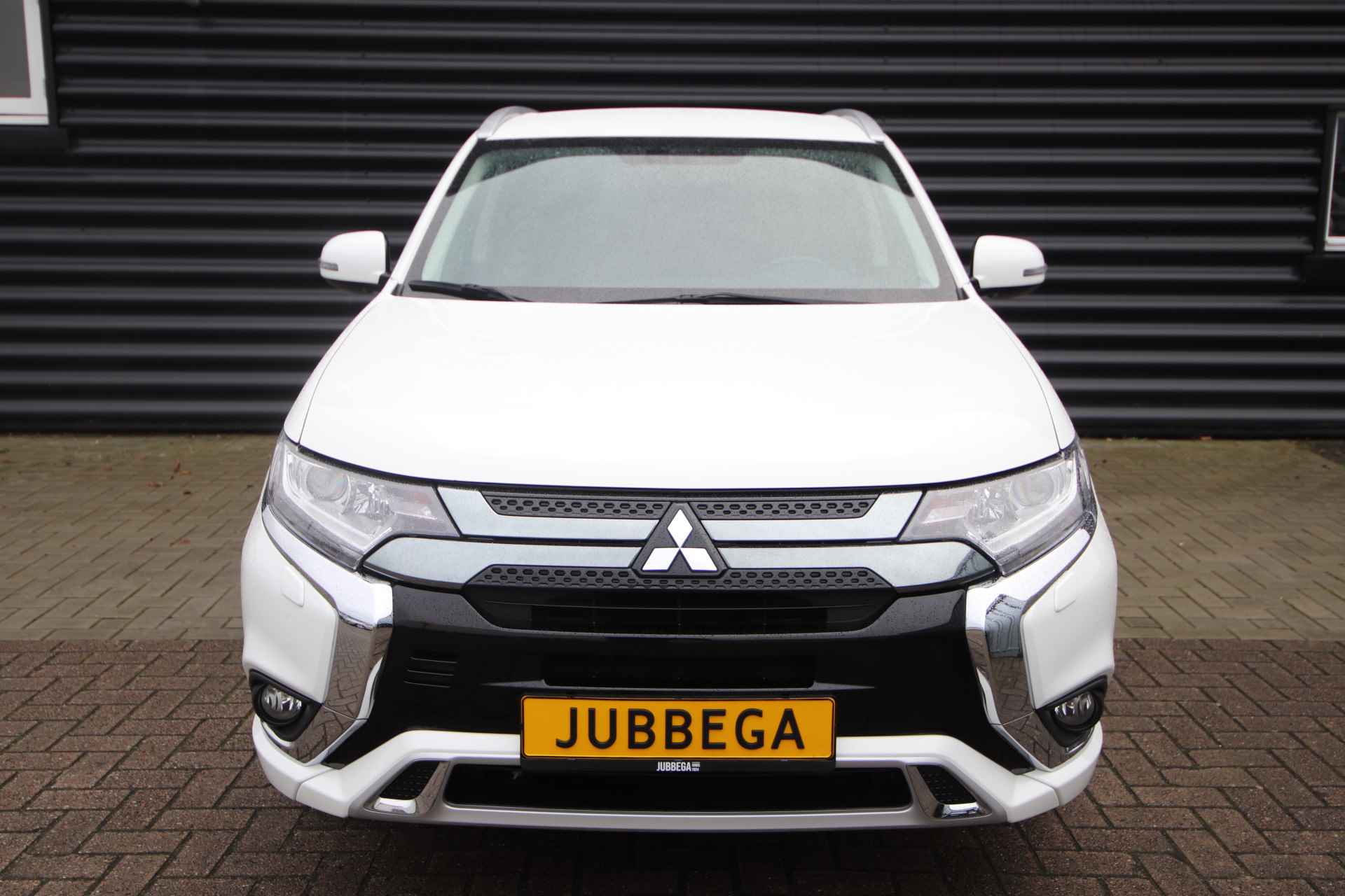 Mitsubishi Outlander 2.4 PHEV Intense LED, - 37/69