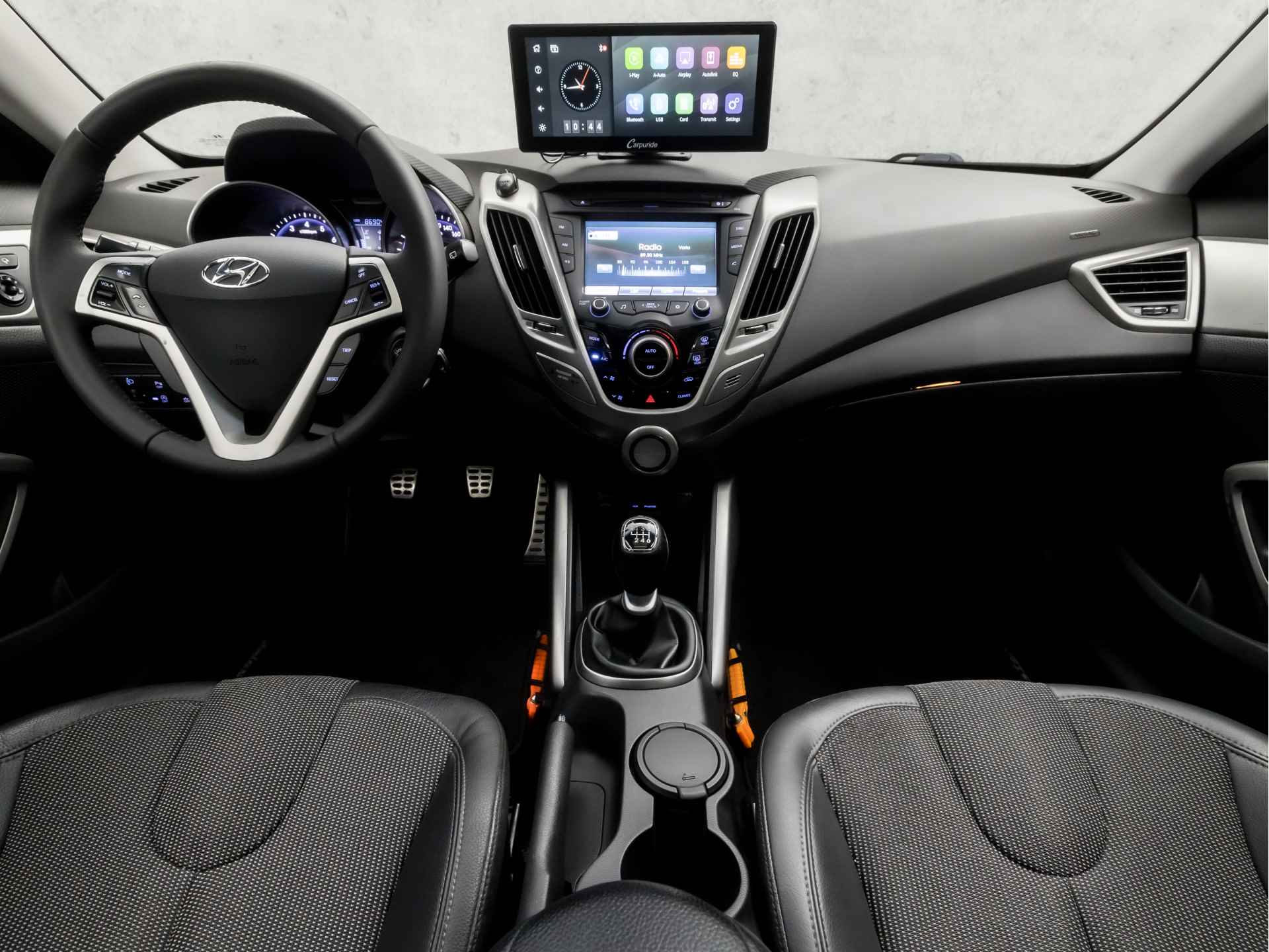 Hyundai Veloster 1.6 GDI i-Vision (PANORAMADAK, APPLE CARPLAY, ORG NL, NAP, LEDER, CAMERA, CLIMATE, SPORTSTOELEN, XENON, CRUISE, NIEUWE APK, NIEUWSTAAT) - 6/37