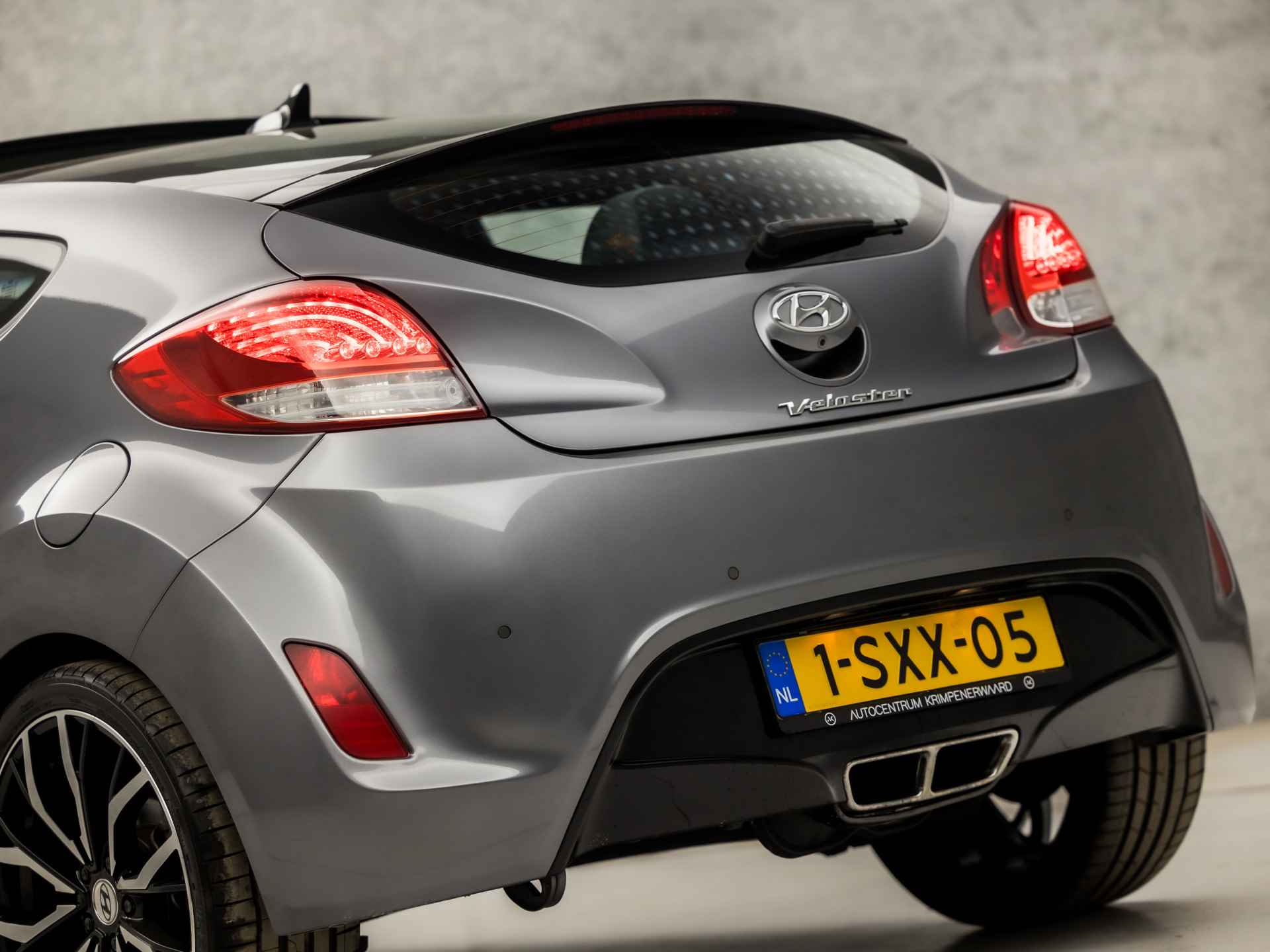 Hyundai Veloster 1.6 GDI i-Vision (PANORAMADAK, APPLE CARPLAY, ORG NL, NAP, LEDER, CAMERA, CLIMATE, SPORTSTOELEN, XENON, CRUISE, NIEUWE APK, NIEUWSTAAT) - 17/37