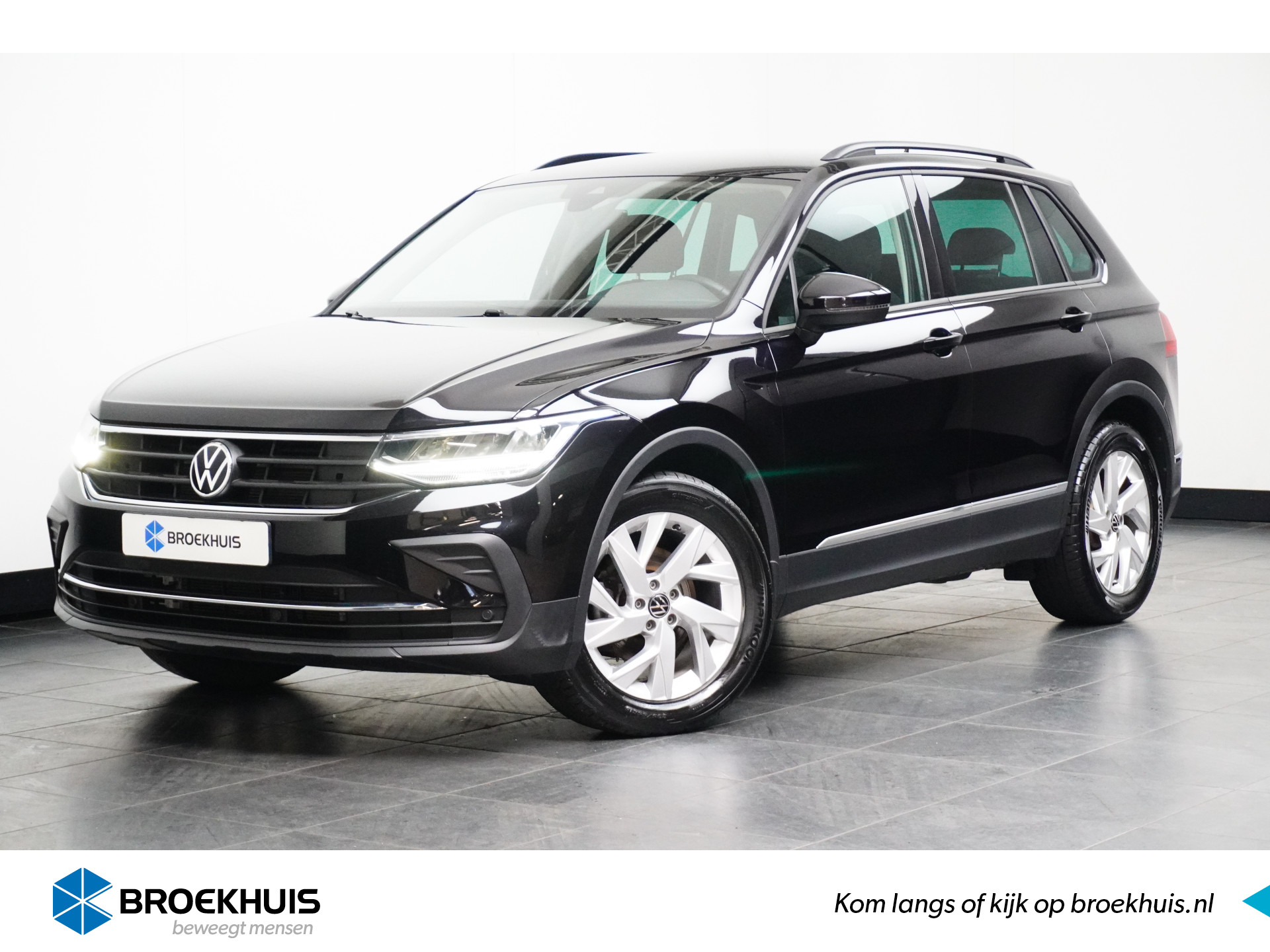Volkswagen Tiguan 1.5 TSI 150PK DSG-7 Life + | TREKHAAK | CAMERA | AUTO A. KLEP | STANDKACHEL | NAVI BY APP bij viaBOVAG.nl