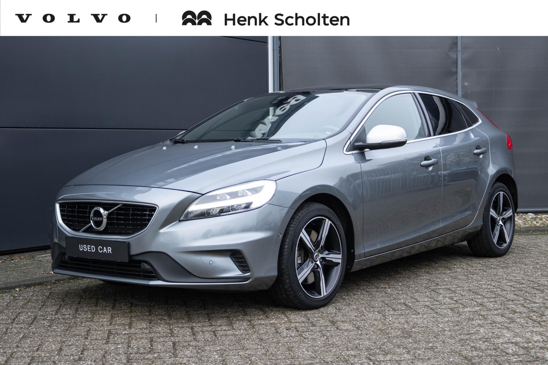 Volvo V40 T3 Automaat Polar+ Sport | Panoramadak| Premium Audio| Alarmklasse 3| Park Assist Voor en Achter|Parkeer Camera| Verwarmbare Voorstoelen.