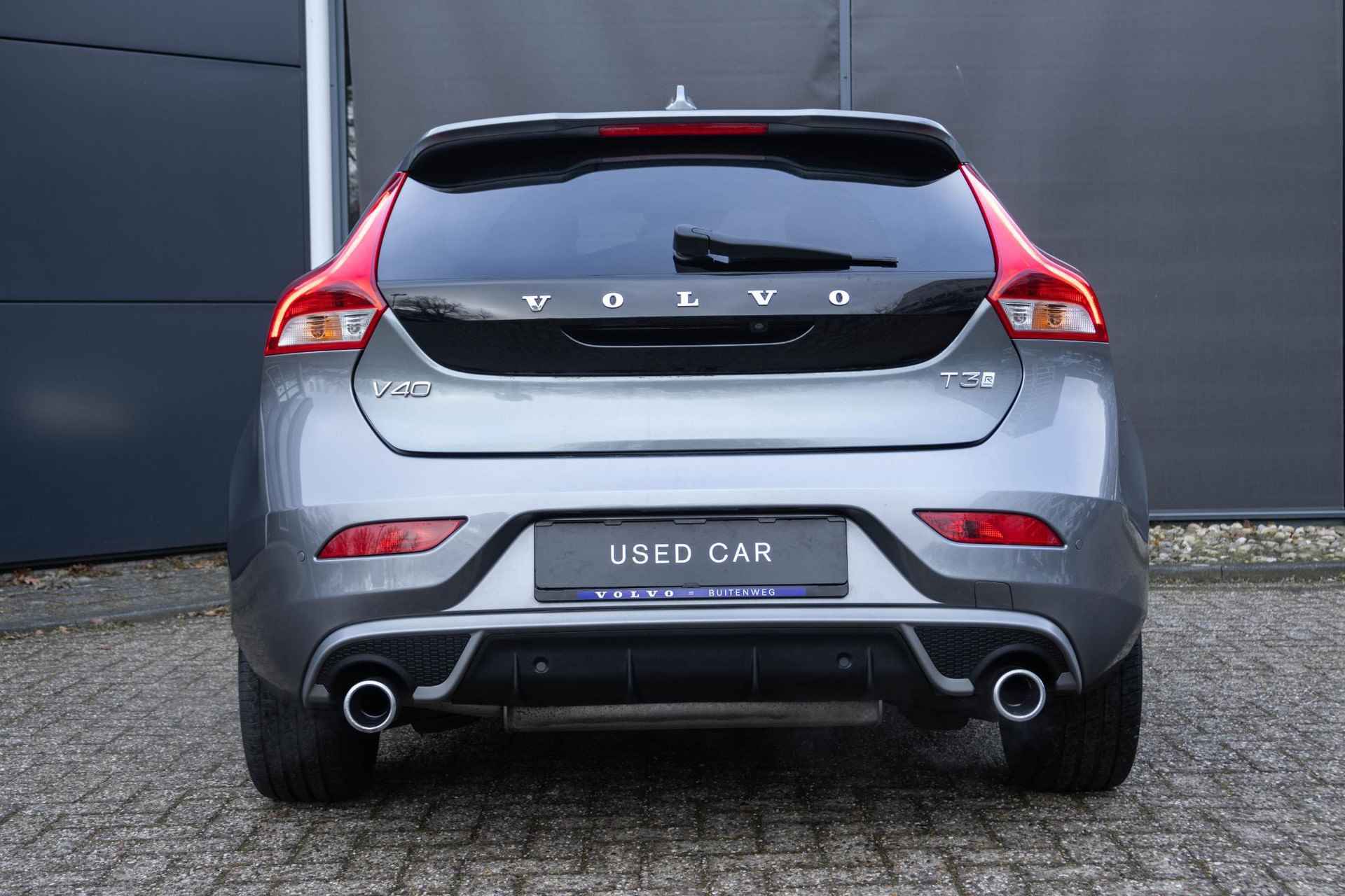 Volvo V40 T3 Automaat Polar+ Sport | Panoramadak| Premium Audio| Alarmklasse 3| Park Assist Voor en Achter|Parkeer Camera| Verwarmbare Voorstoelen. - 10/35