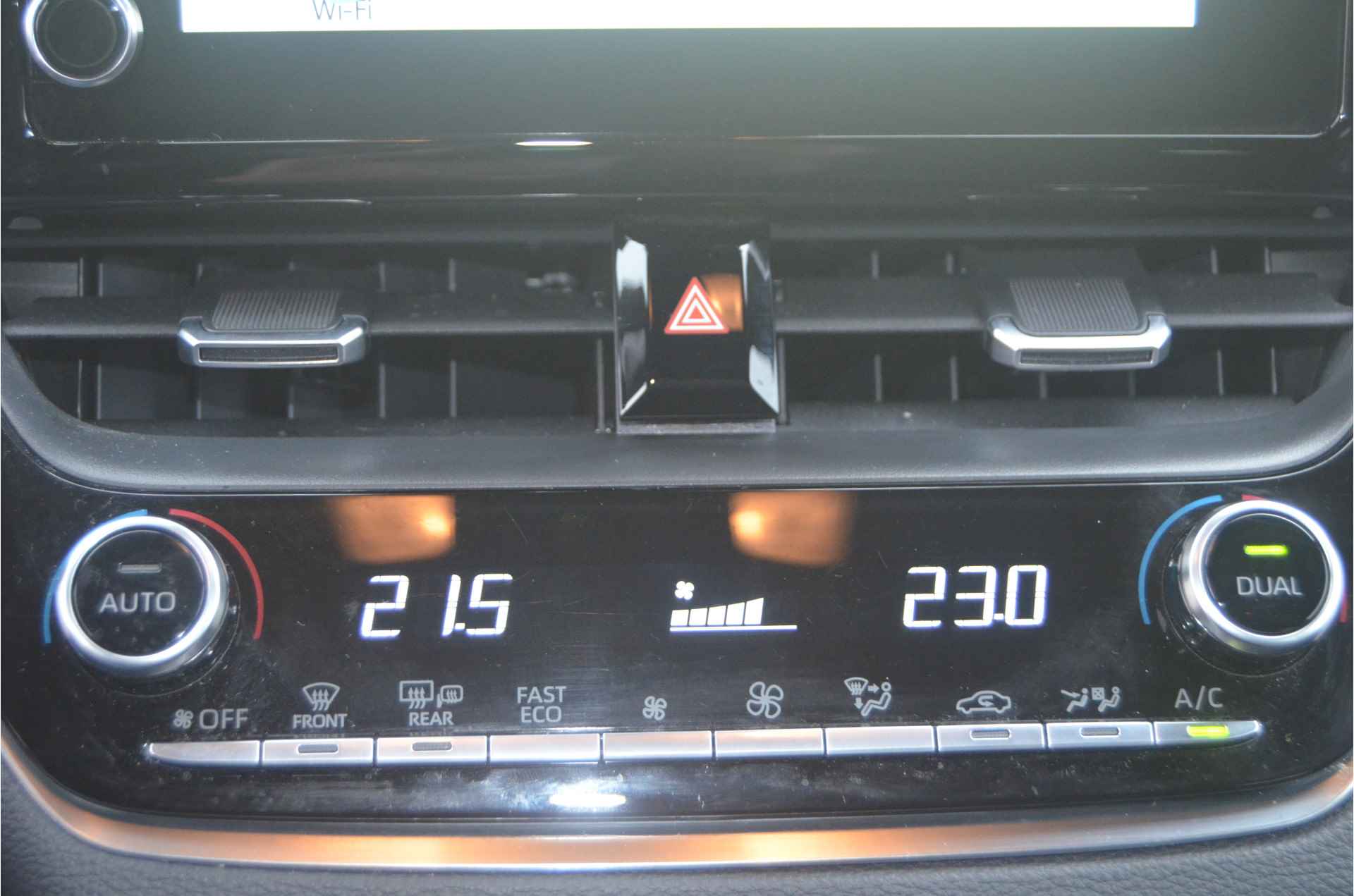 Toyota Corolla Touring Sports 1.8 Hybrid Plus 2 kleuren 12 mnd.gr. - 22/29