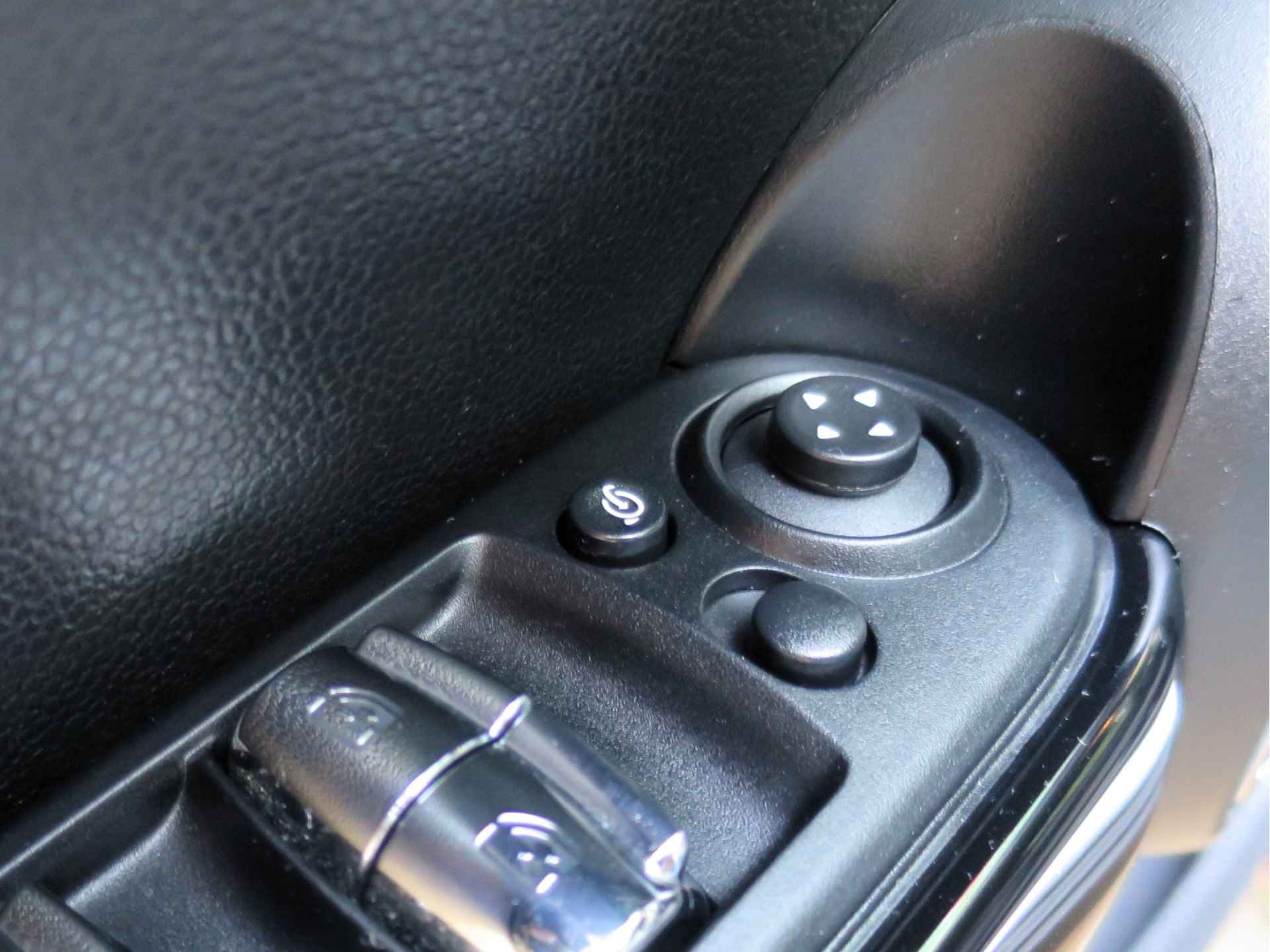 MINI Cooper 1.5 Pepper 5-drs F55 LCI met LED, Navi, Keyless, A.camera, DAB en 16" - 38/45
