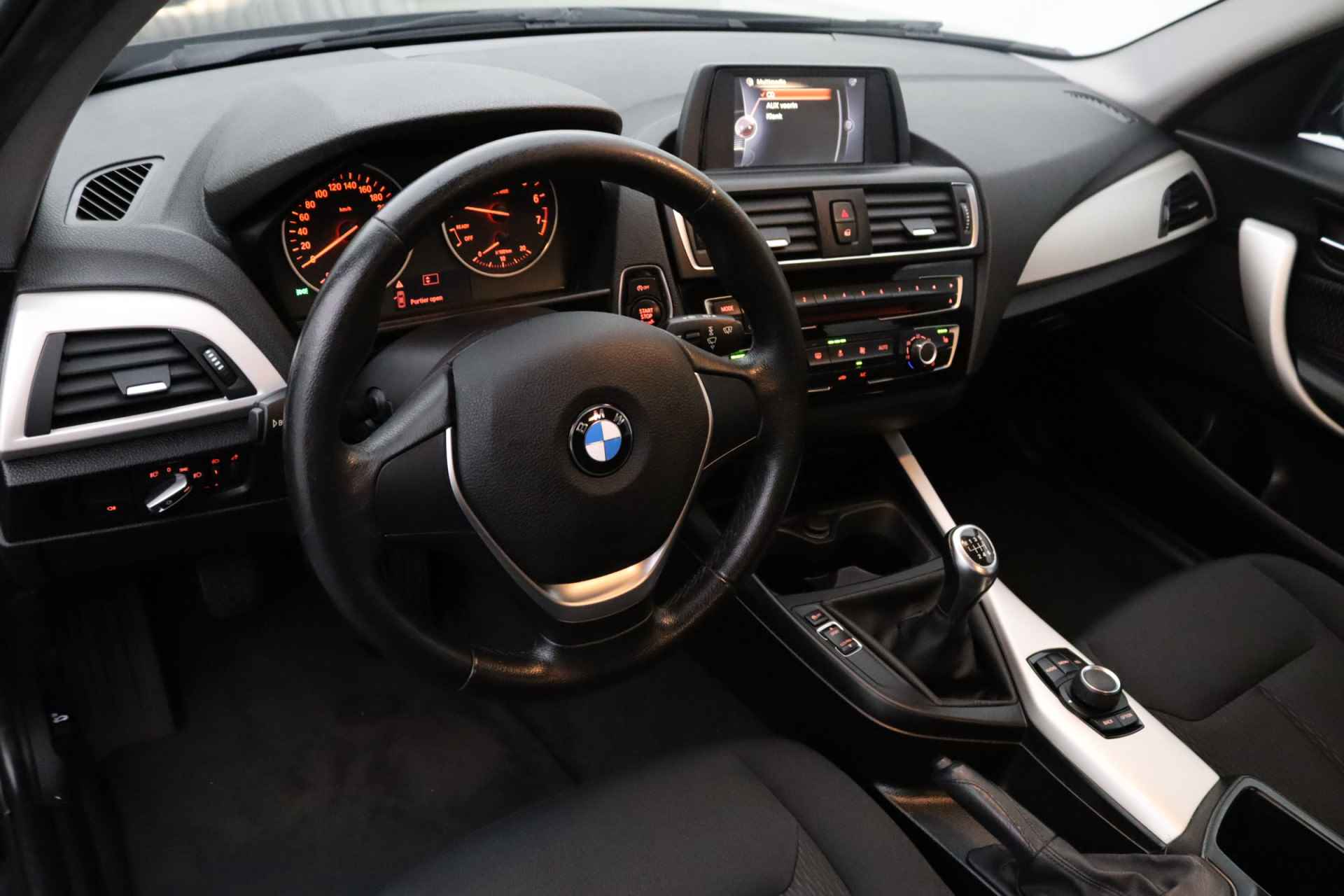 BMW 1-serie 116i | Airco | Cruise control | Parkeersensoren | Verwarmde voorstoelen - 15/30