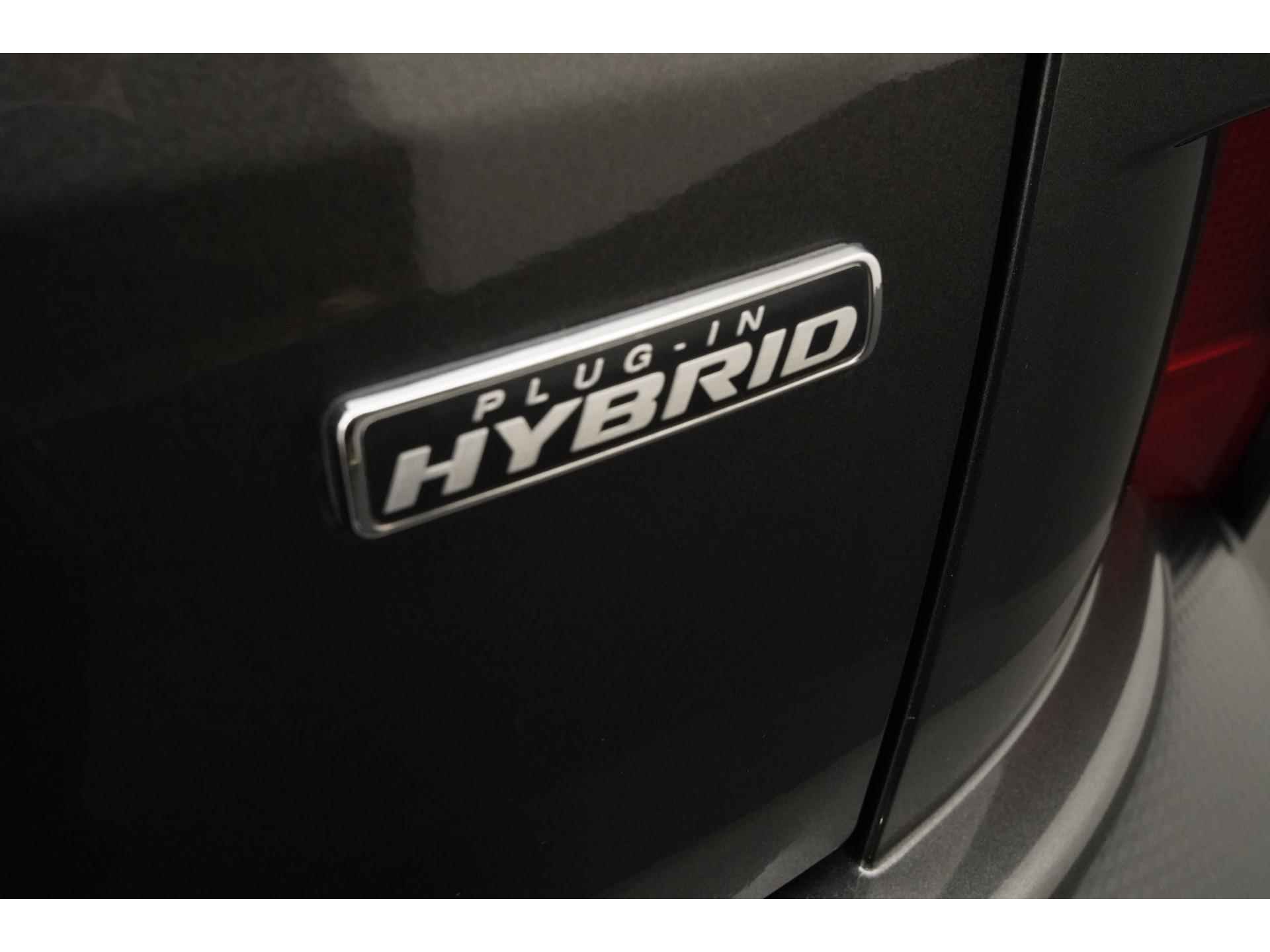 Ford Kuga 2.5 PHEV Titanium X | Panoramadak | Zondag Open! - 29/54