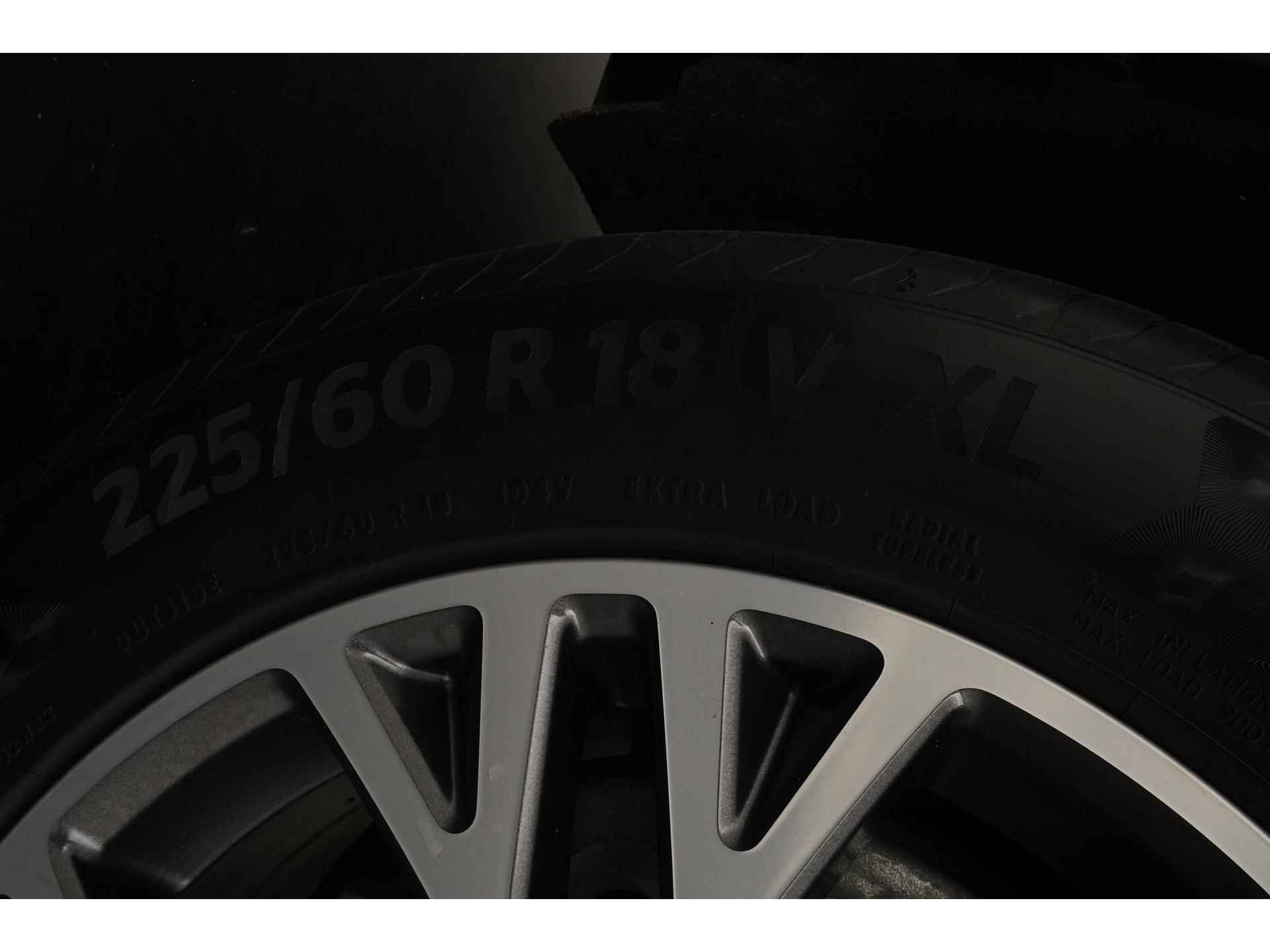 Ford Kuga 2.5 PHEV Titanium X | Panoramadak | Zondag Open! - 36/54