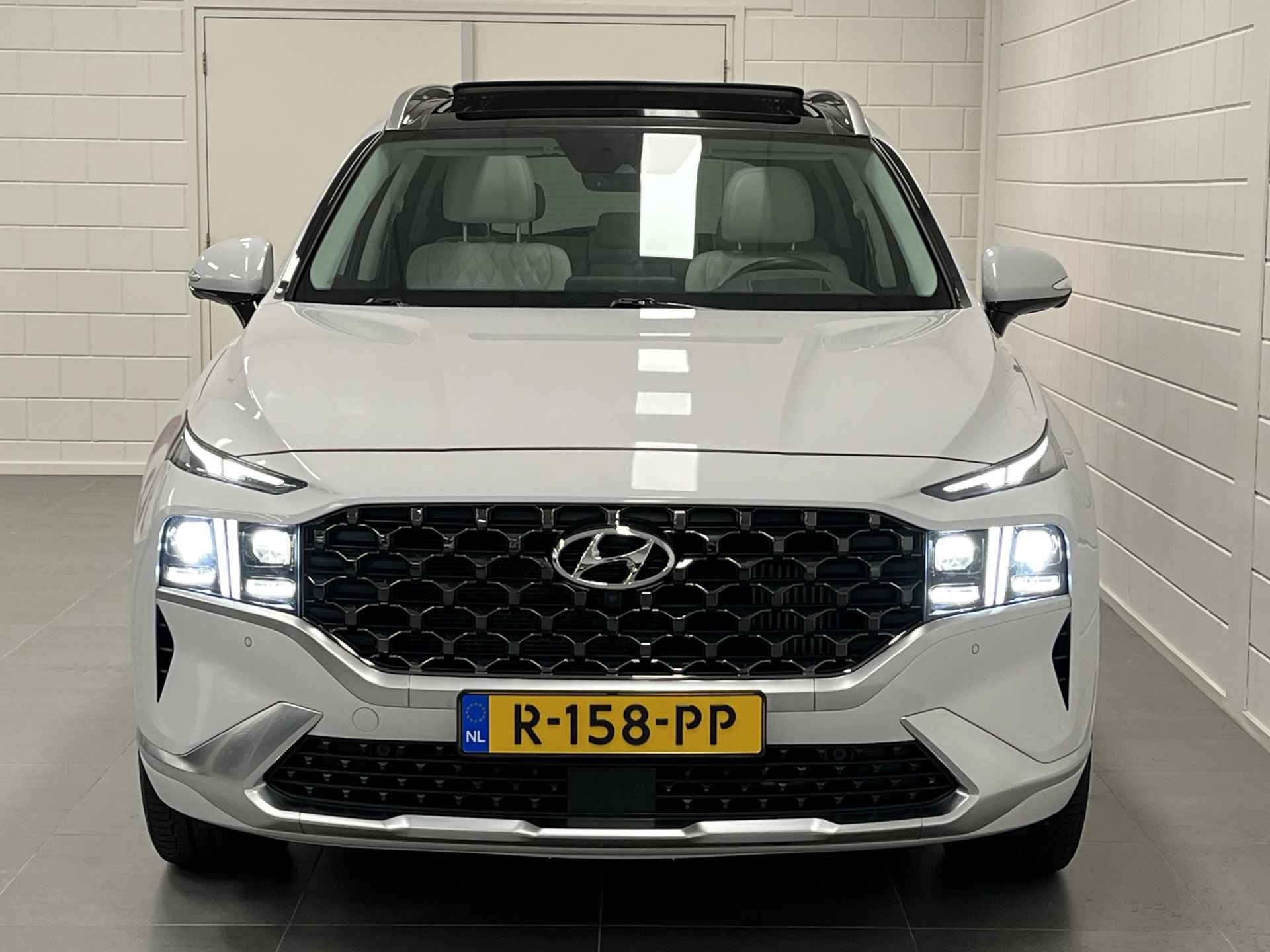 Hyundai Santa Fe 1.6 T-GDI PHEV Premium Plus Sky TREKHAAK | PANORAMADAK | LEDER | FULL OPTIONS! - 48/51