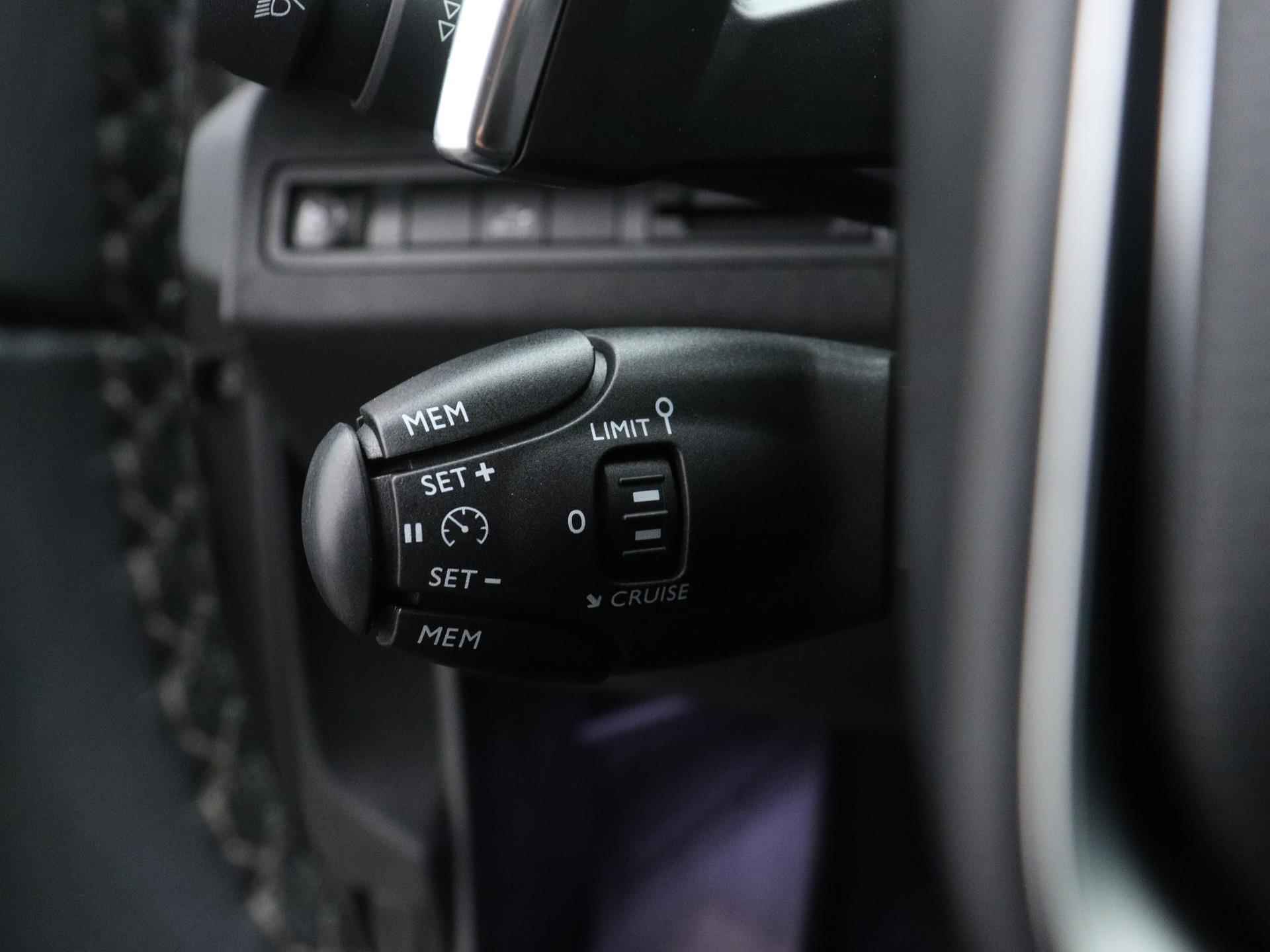 Peugeot 3008 SUV Allure 1.6 165pk Automaat | Navigatie | Schuif-/kanteldak | Achteruitrijcamera | Handsfree Achterklep | Lederen bekleding | Keyless | Climate Control | Cruise Control | Parkeersensoren v+a | Apple Carplay | Dealeronderhouden | Donker getint glas | 18" lichtmetalen velgen | - 20/37