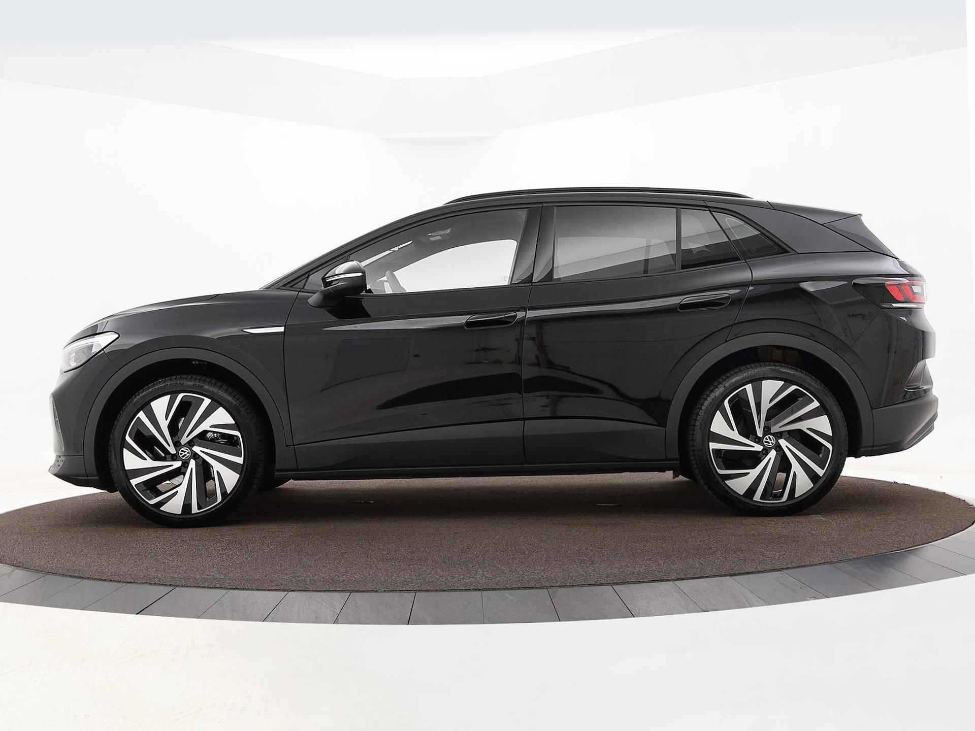Volkswagen ID.4 Pure 52 kWh accu, 109 kW. 148 pk electr. aandrijving · Multimedia pakket · Velgen 'Narvik', 21 inch lichtmetaal · Applecarplay/android auto · - 16/32
