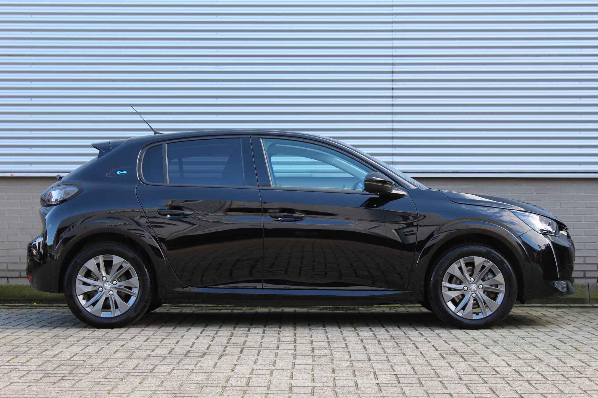 Peugeot e-208 EV Allure 50 kWh | ACTIEMAAND! | Navigatie | Stoelverwarming | Led - 2/34