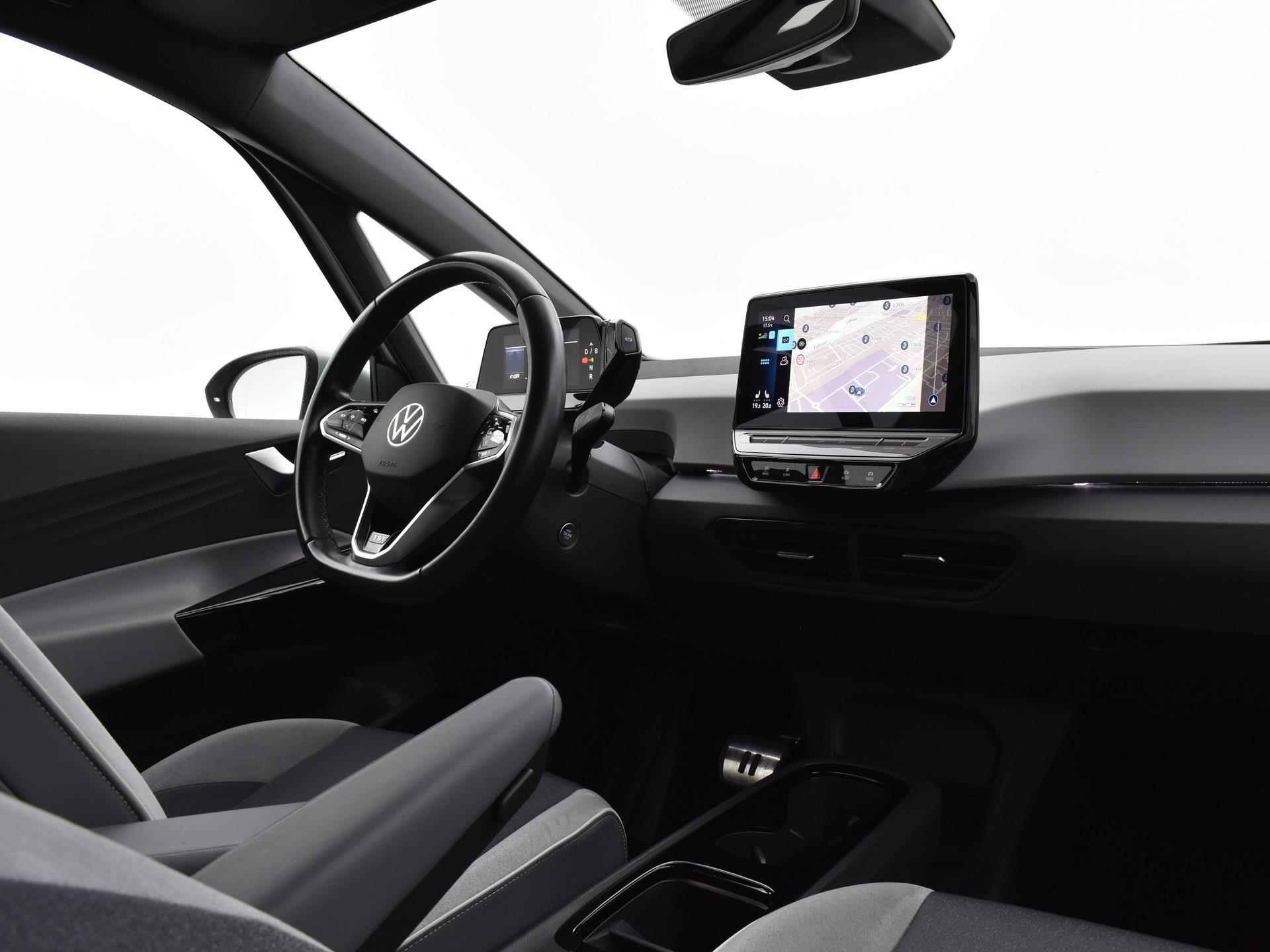 Volkswagen ID.3 First Plus 204pk 58 kWh | Camera | IQ Light | 19"Velgen | ACC | Keyless | Apple Car Play | Stoelverwarming | Navigatie | 12 Maanden BOVAG-Garantie - 16/36