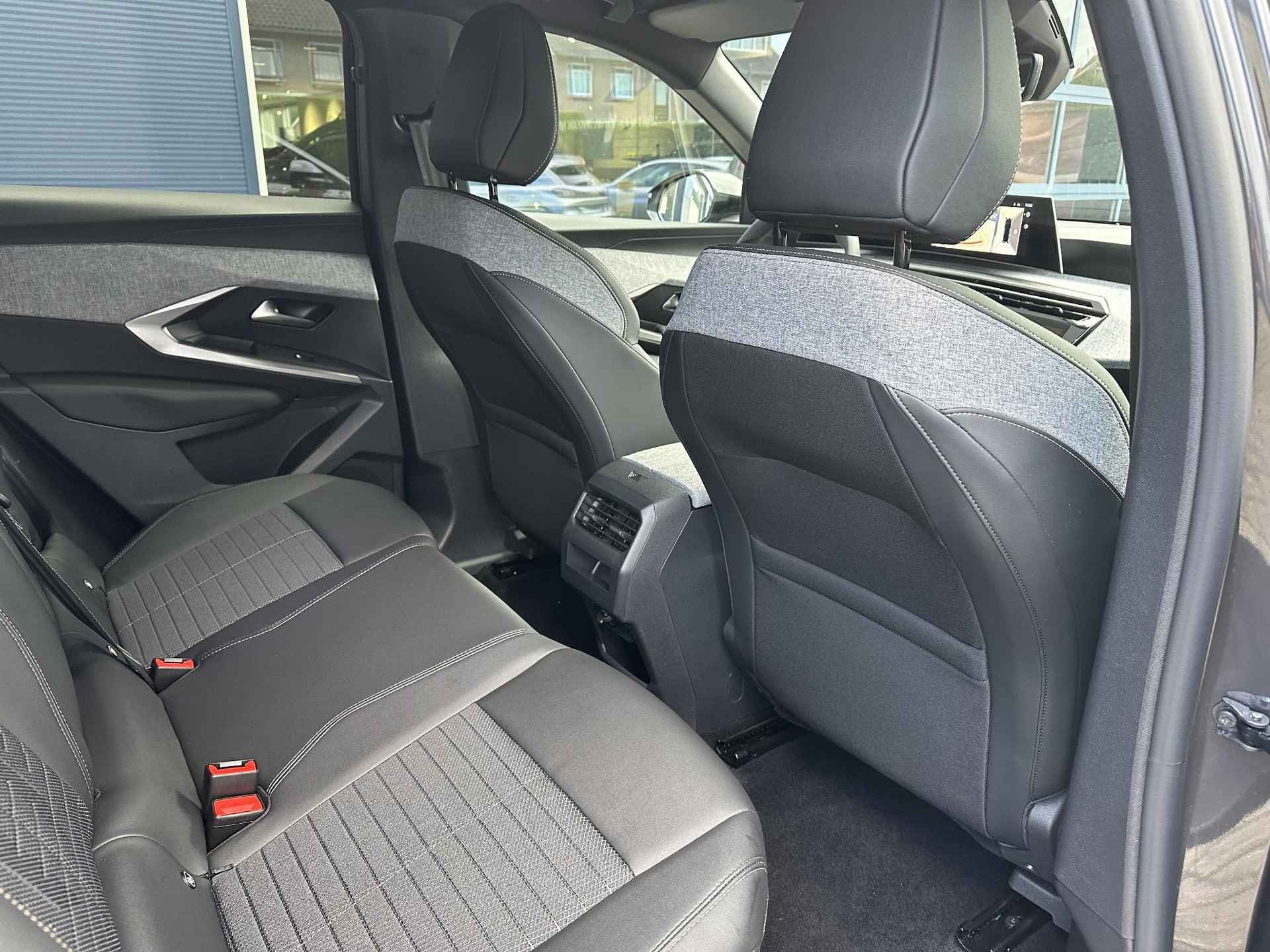 Peugeot 3008 1.2 Hybrid 136 Allure | Nieuwprijs € 48.000,- | AGR Stoelen met verwarming | Automaat | Grip Control | All Season banden | Panorama Navigatie | Keyless Entry | 360 Graden Camera | Adaptieve Cruise Control | AGR Stoel | Stoel+Stuurwiel+Voorruit verwarming | Climate Control | LED Verlichting | 19 Inch Lichtmetalen Velgen | - 39/66