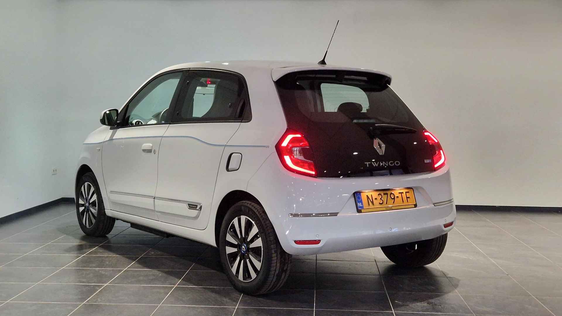 Renault Twingo Z.E. R80 Intens | Navigatie | Achteruitrijcamera | - 8/23