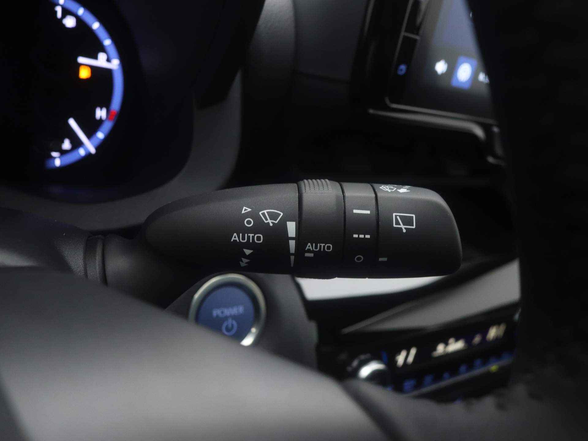 Toyota Yaris Cross 1.5 Hybrid Adventure | Glazen Panoramadak | Direct leverbaar | - 23/43