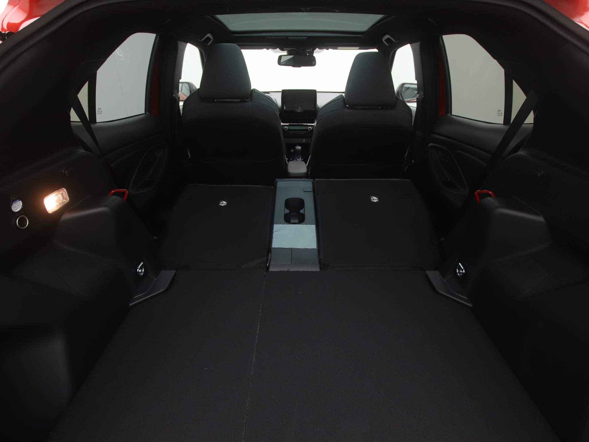 Toyota Yaris Cross 1.5 Hybrid Adventure | Glazen Panoramadak | Direct leverbaar | - 37/43