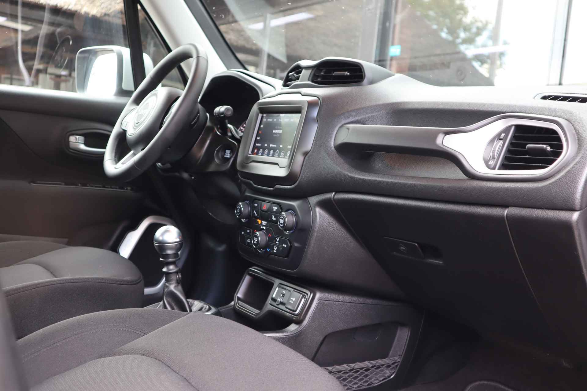 Jeep Renegade 1.0T Longitude | Keyless | DAB Radio | Android Auto | Apple Carplay | Reservewiel - 38/41