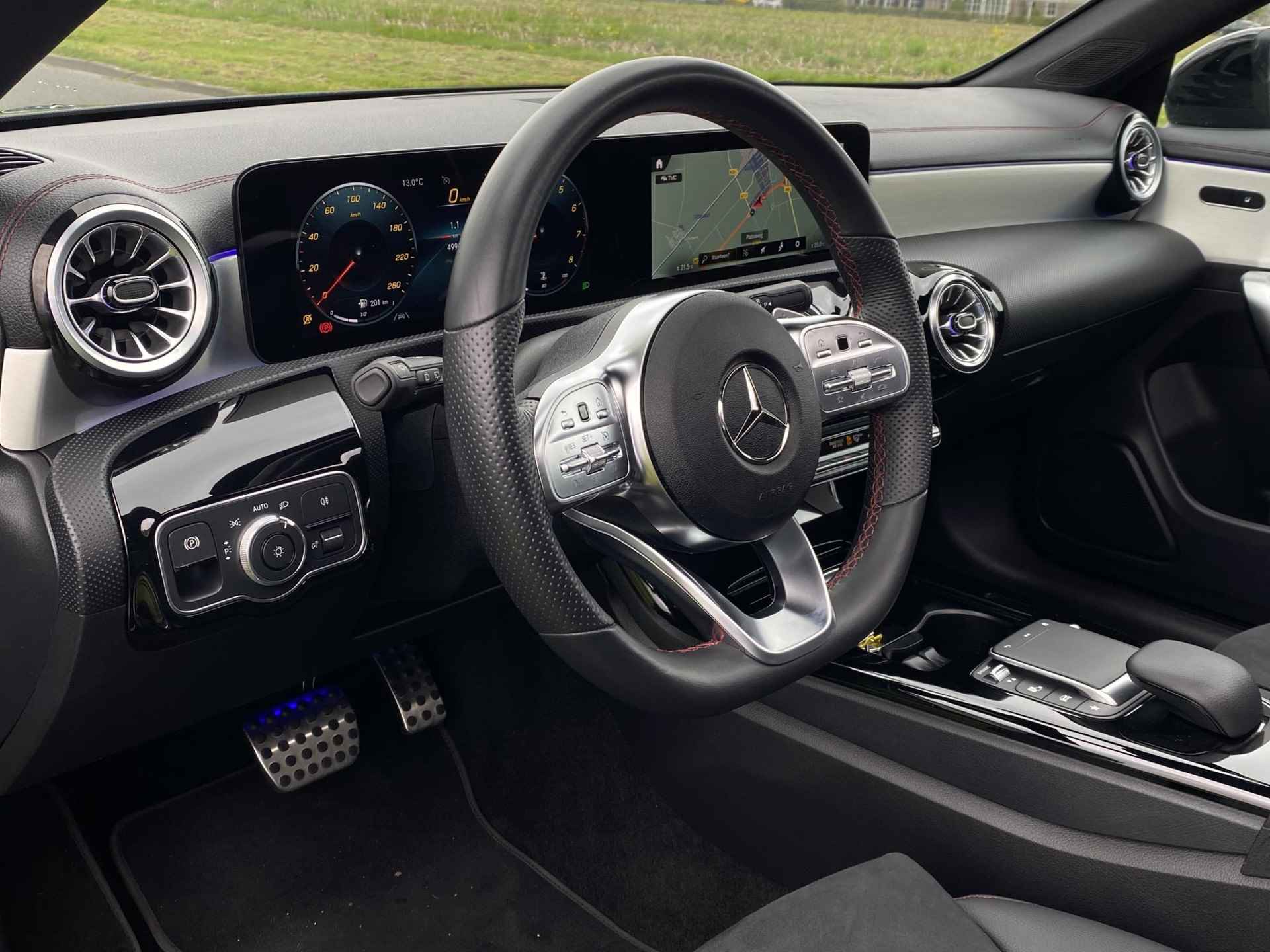 Mercedes-Benz CLA 180 Shooting brake AMG Line Premium | Panoramadak | Keyless entry | Sfeerverlichting | Multibeam LED | Nightpakket - 11/59