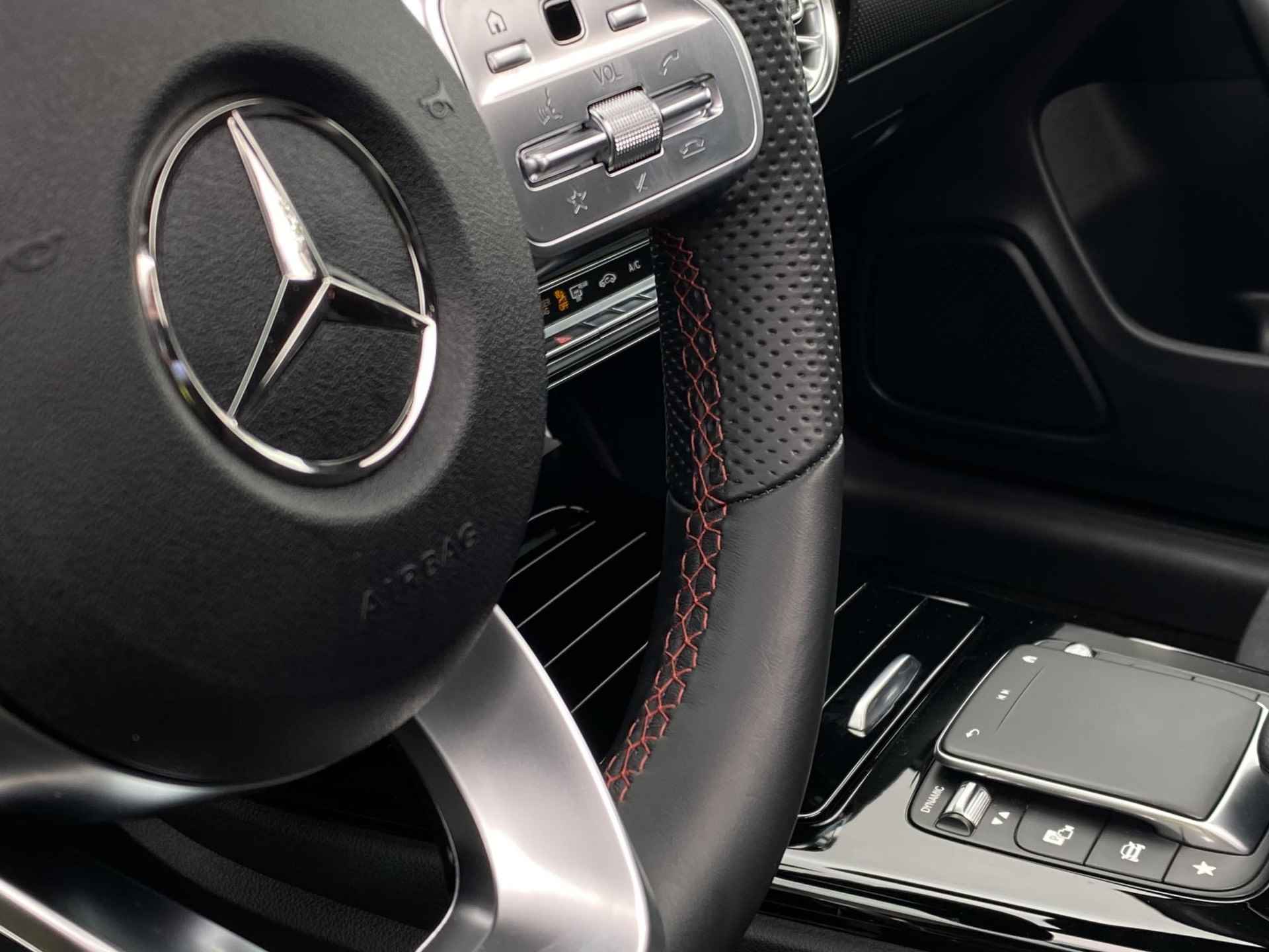 Mercedes-Benz CLA 180 Shooting brake AMG Line Premium | Panoramadak | Keyless entry | Sfeerverlichting | Multibeam LED | Nightpakket - 40/59