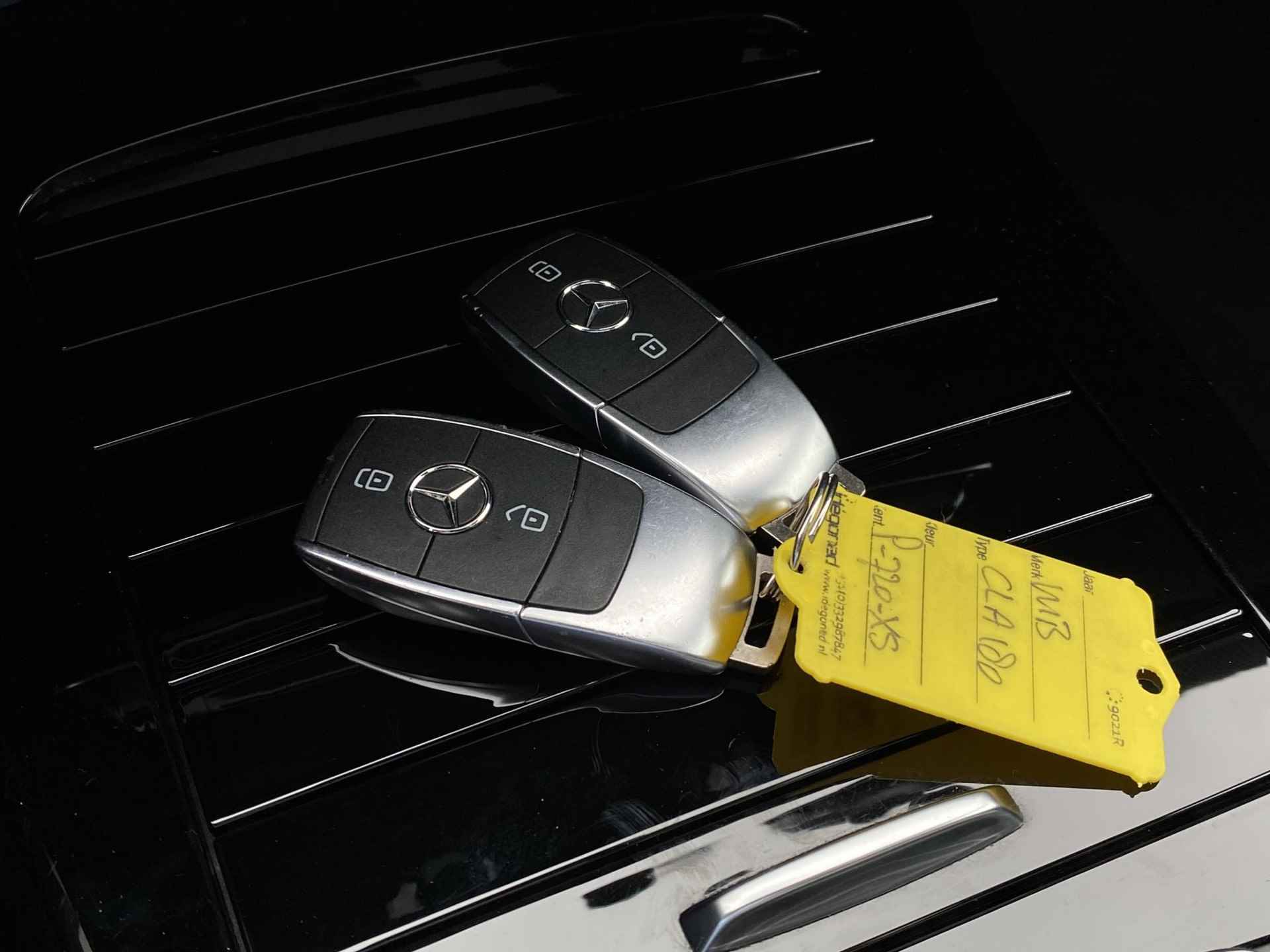 Mercedes-Benz CLA 180 Shooting brake AMG Line Premium | Panoramadak | Keyless entry | Sfeerverlichting | Multibeam LED | Nightpakket - 58/59