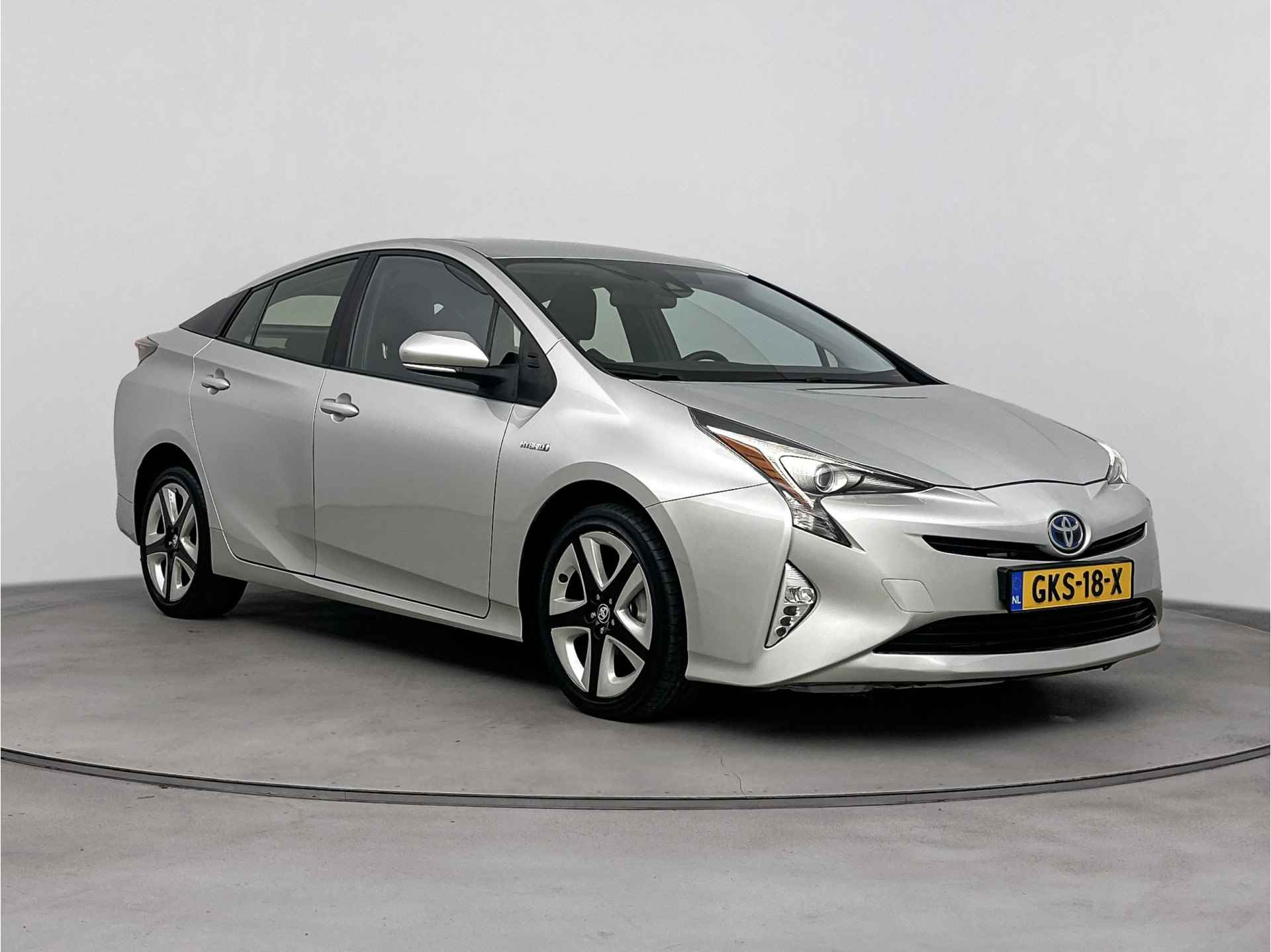 Toyota Prius 1.8 Dynamic Limited Stoelverwarming | Cruise Control Adaptief | Climate Control | Head up Display | * - 27/39