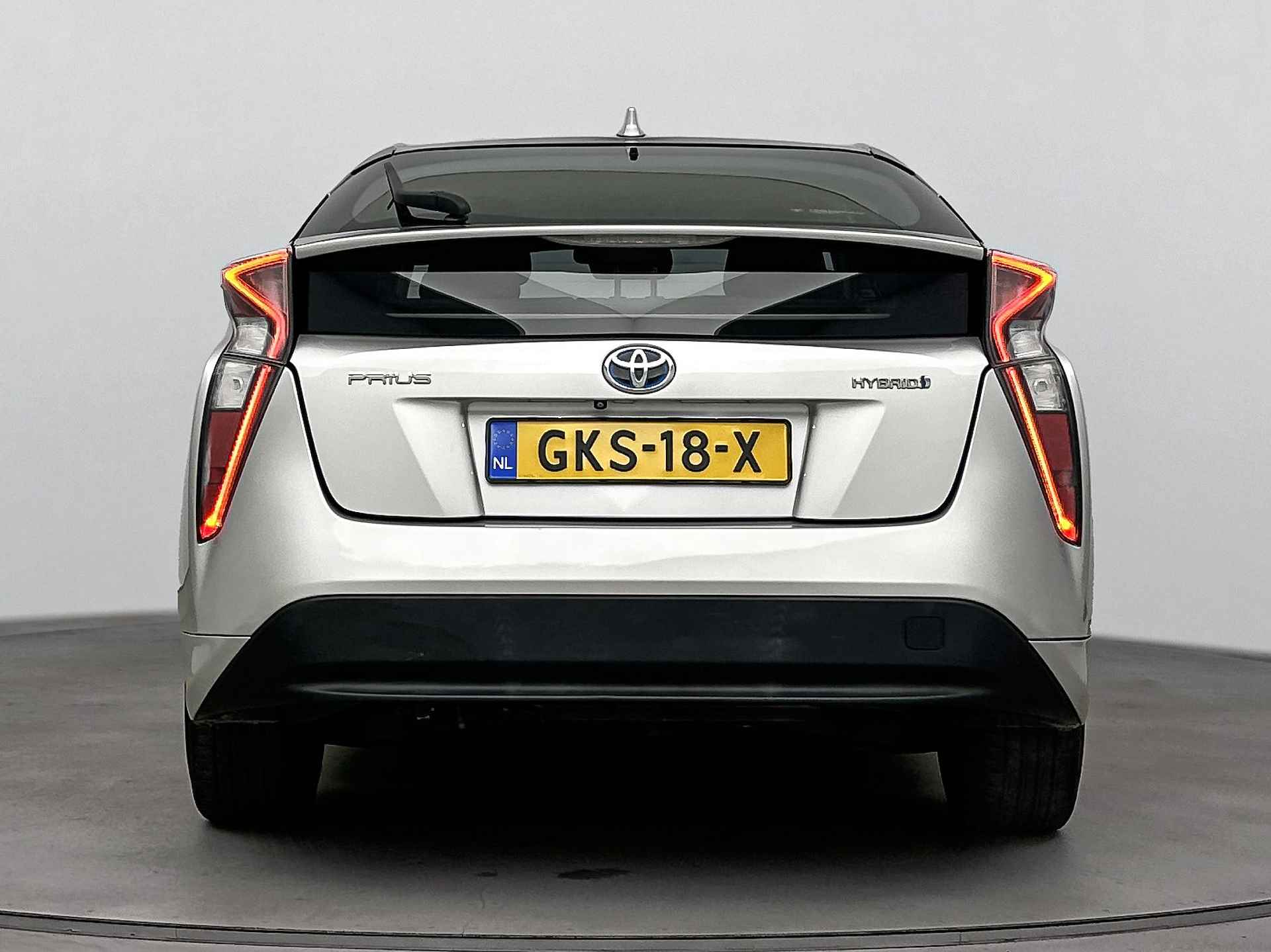 Toyota Prius 1.8 Dynamic Limited Stoelverwarming | Cruise Control Adaptief | Climate Control | Head up Display | * - 28/39