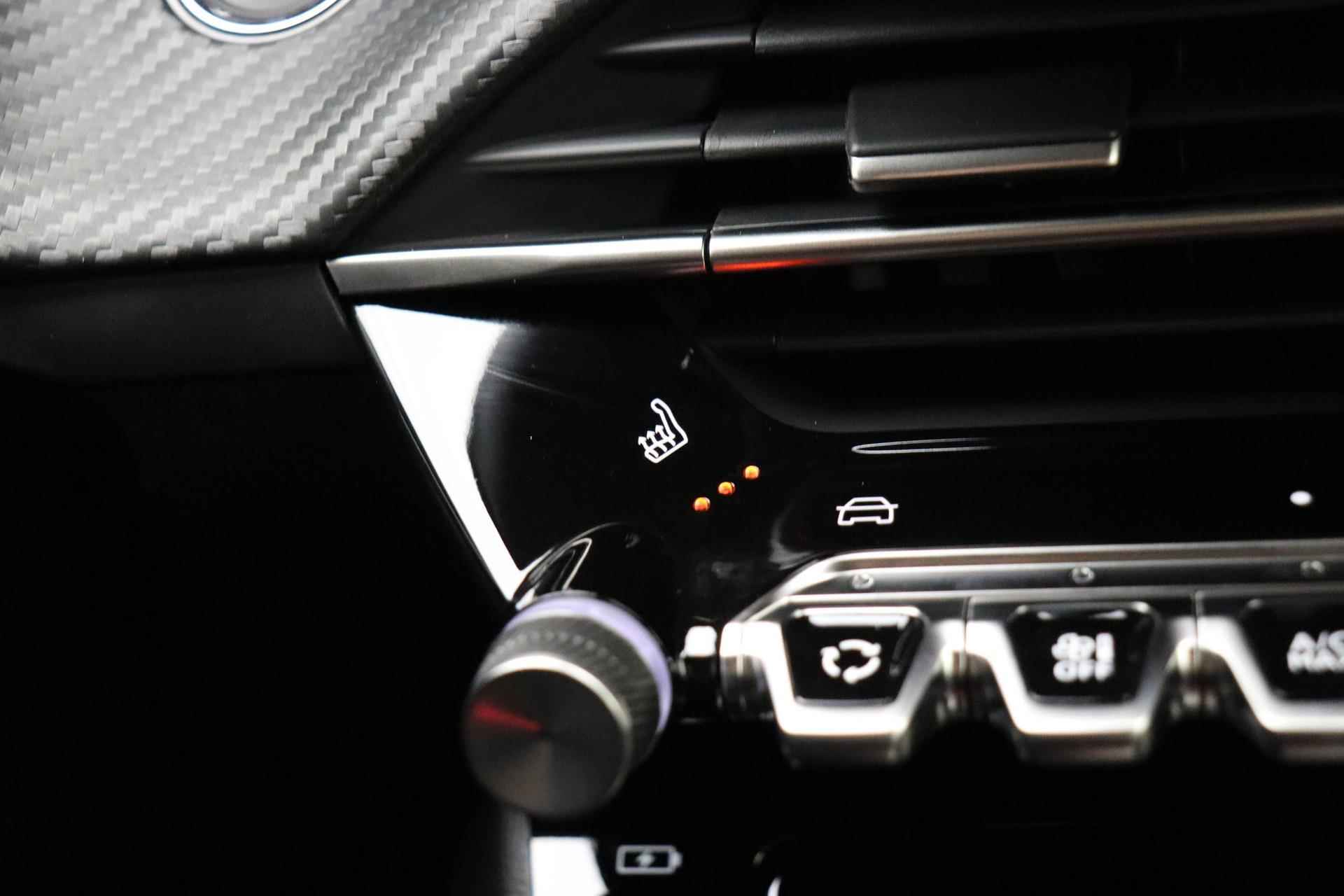 Peugeot e-2008 EV GT 54 kWh | lichtmetalen Velgen | Voor/achter Camera | Dodehoekdetectie | LED | Stoelverwarming | Cruise Control | Navigatie | - 22/36