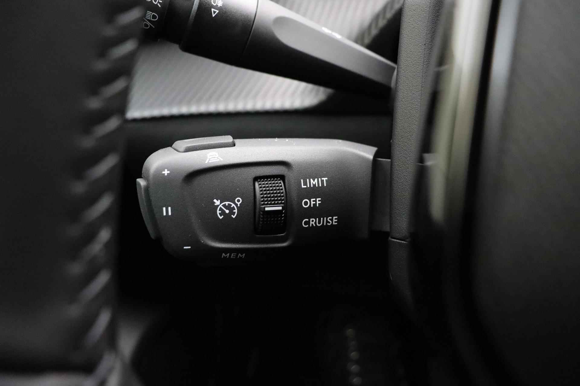 Peugeot e-2008 EV GT 54 kWh | lichtmetalen Velgen | Voor/achter Camera | Dodehoekdetectie | LED | Stoelverwarming | Cruise Control | Navigatie | - 29/36